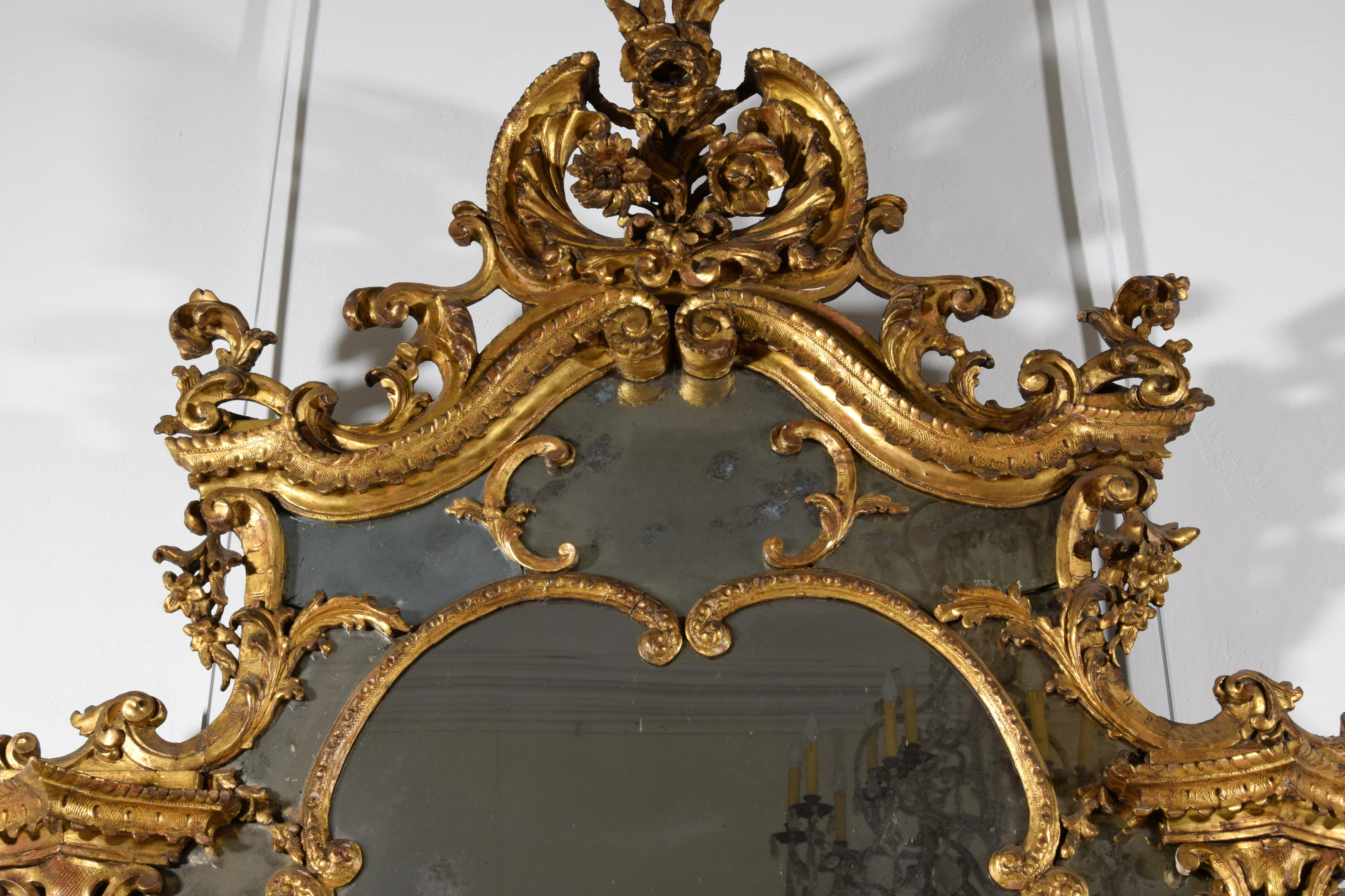 18th Century, Italian Baroque Gitlwood Mirror 12