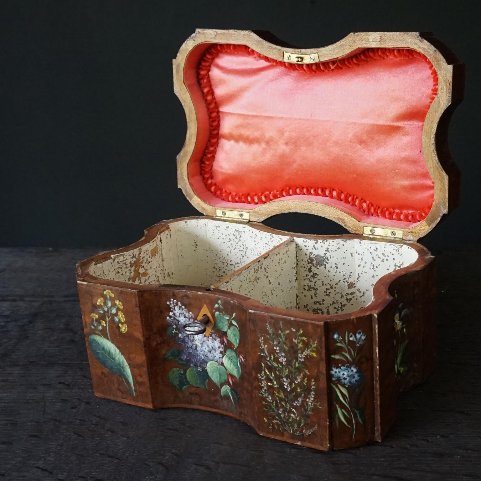 18th Century Italian Baroque Hand Painted Wild Flowers on Burl Wood Tea Caddy 11