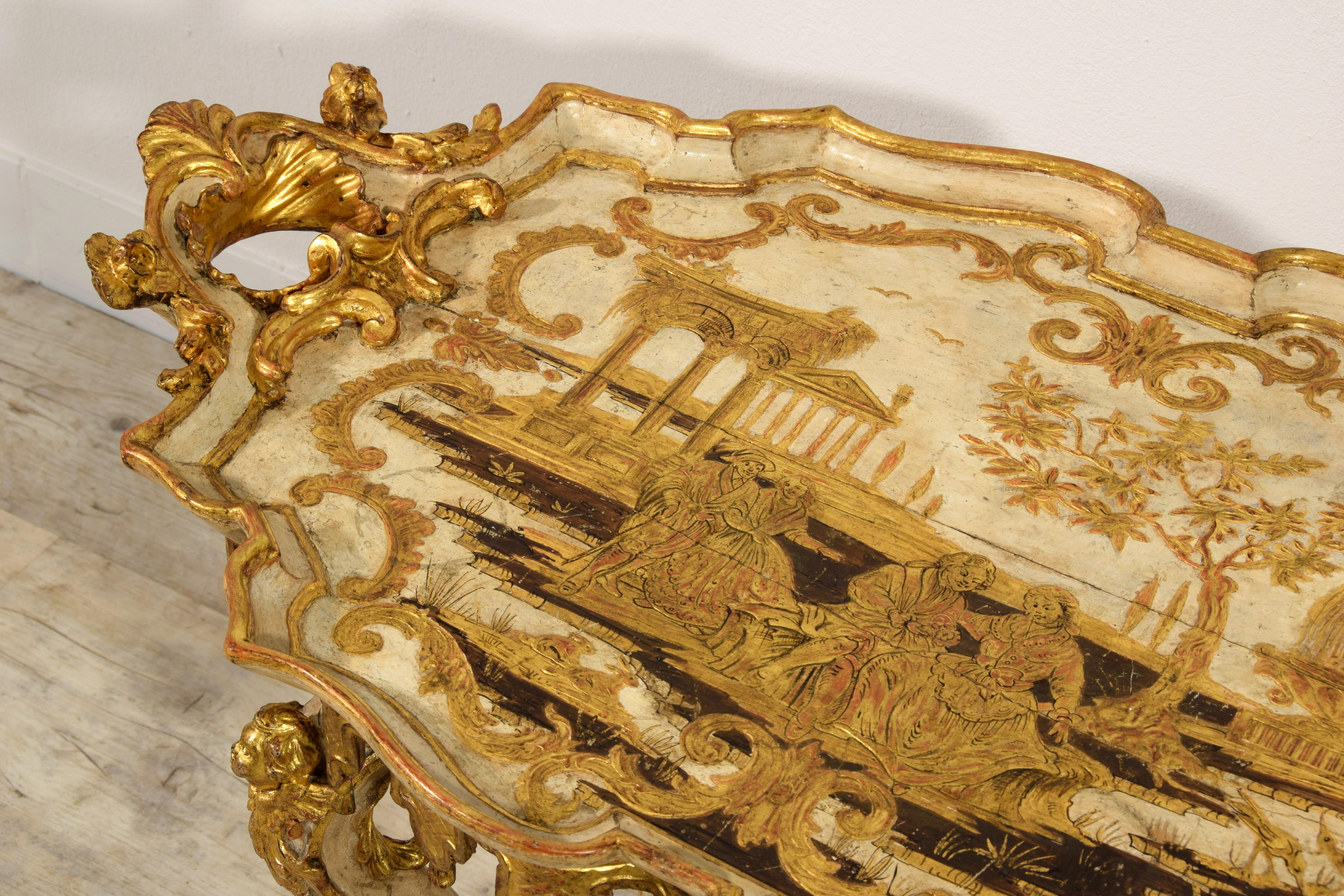XVIIIe siècle, Table centrale baroque italienne laquée et dorée en vente 5