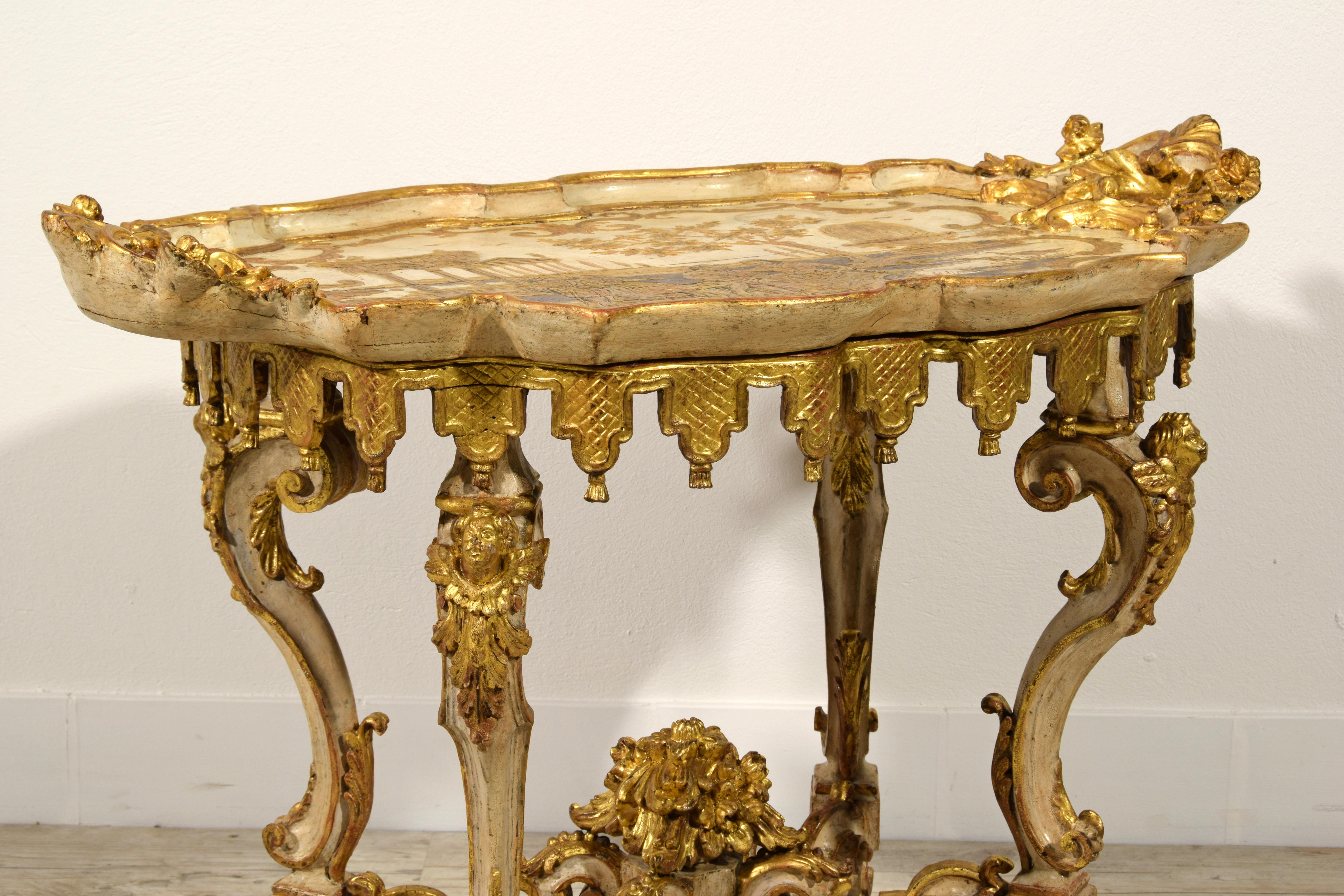 XVIIIe siècle, Table centrale baroque italienne laquée et dorée en vente 7
