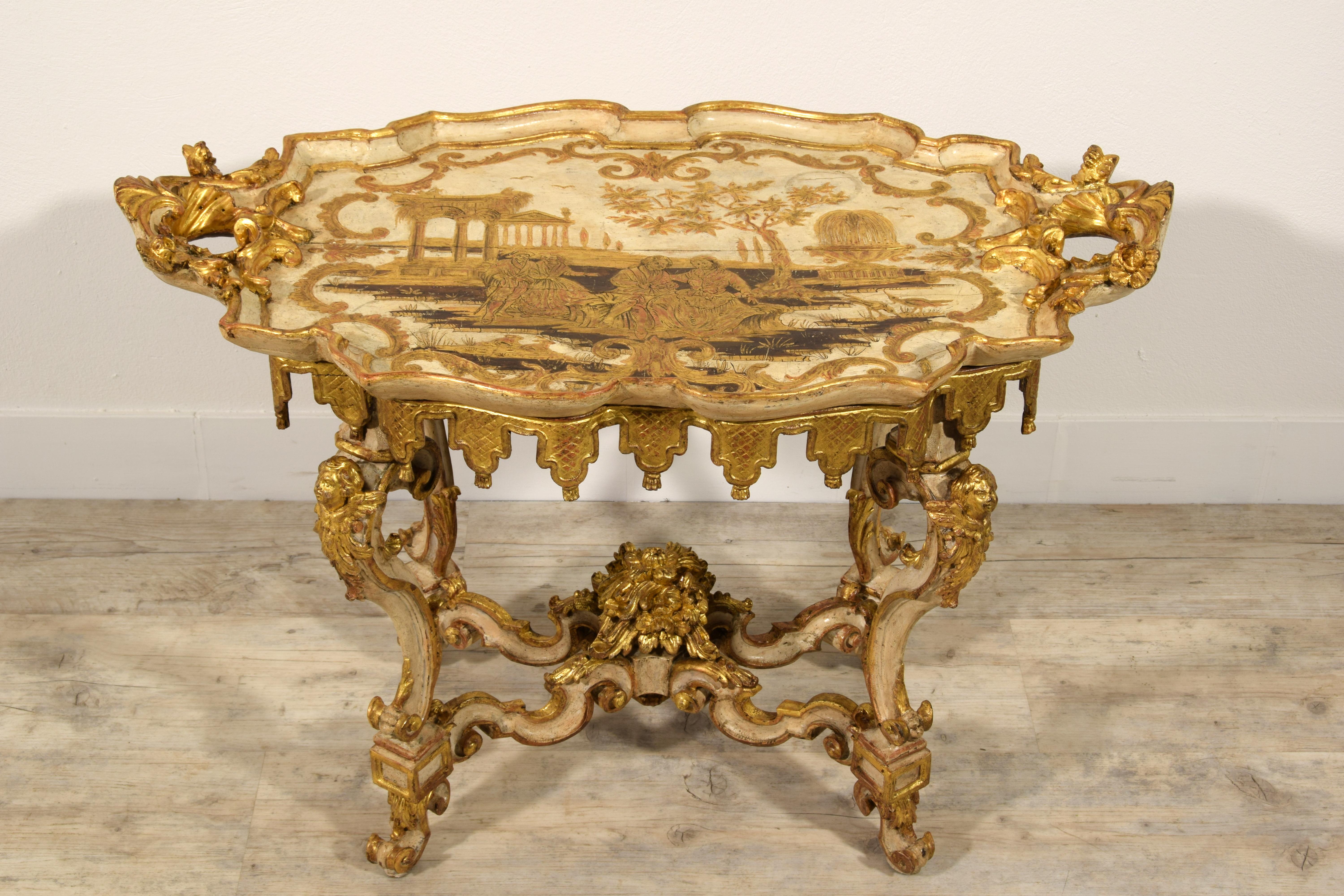 Baroque XVIIIe siècle, Table centrale baroque italienne laquée et dorée en vente