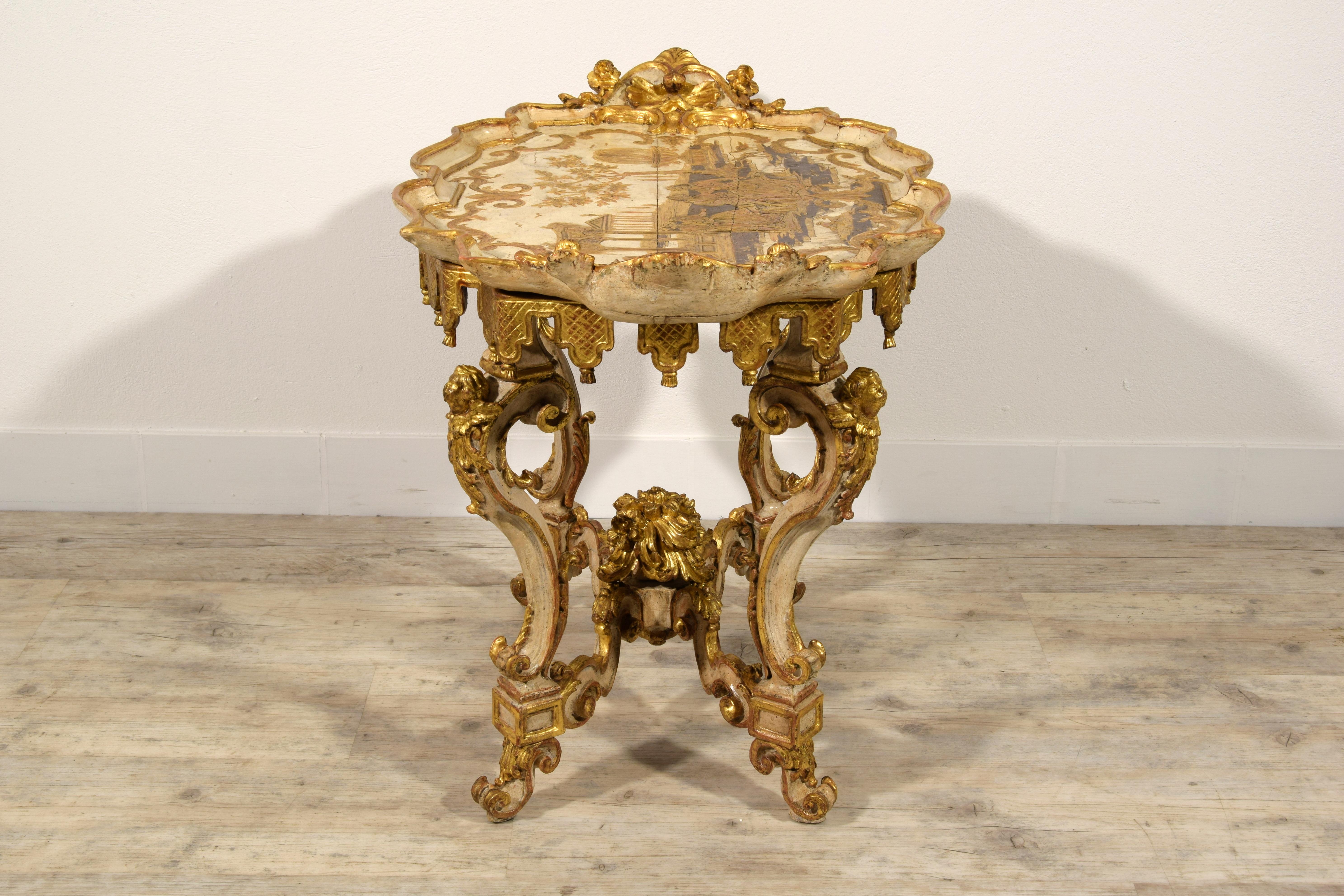 XVIIIe siècle, Table centrale baroque italienne laquée et dorée en vente 2