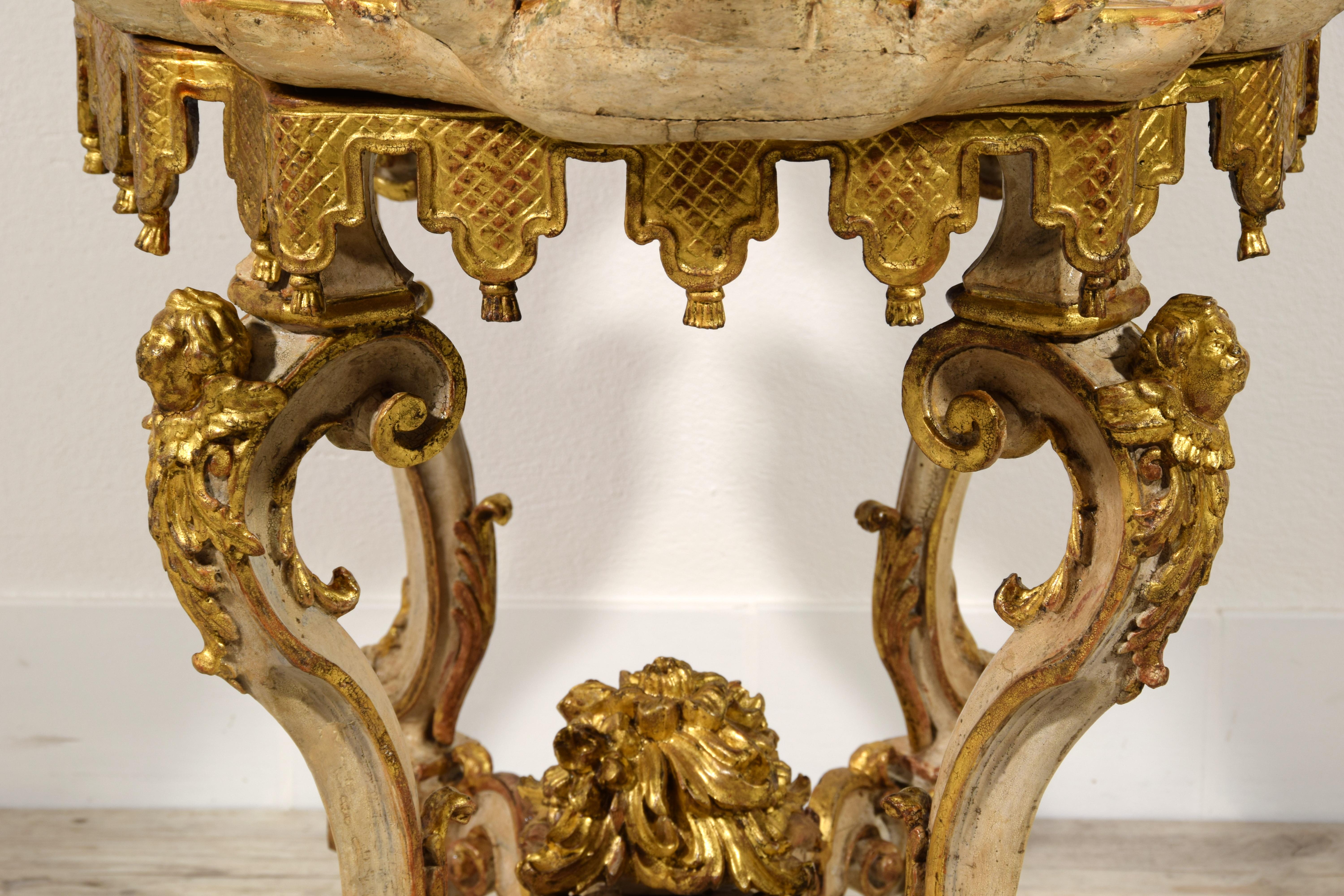 XVIIIe siècle, Table centrale baroque italienne laquée et dorée en vente 3
