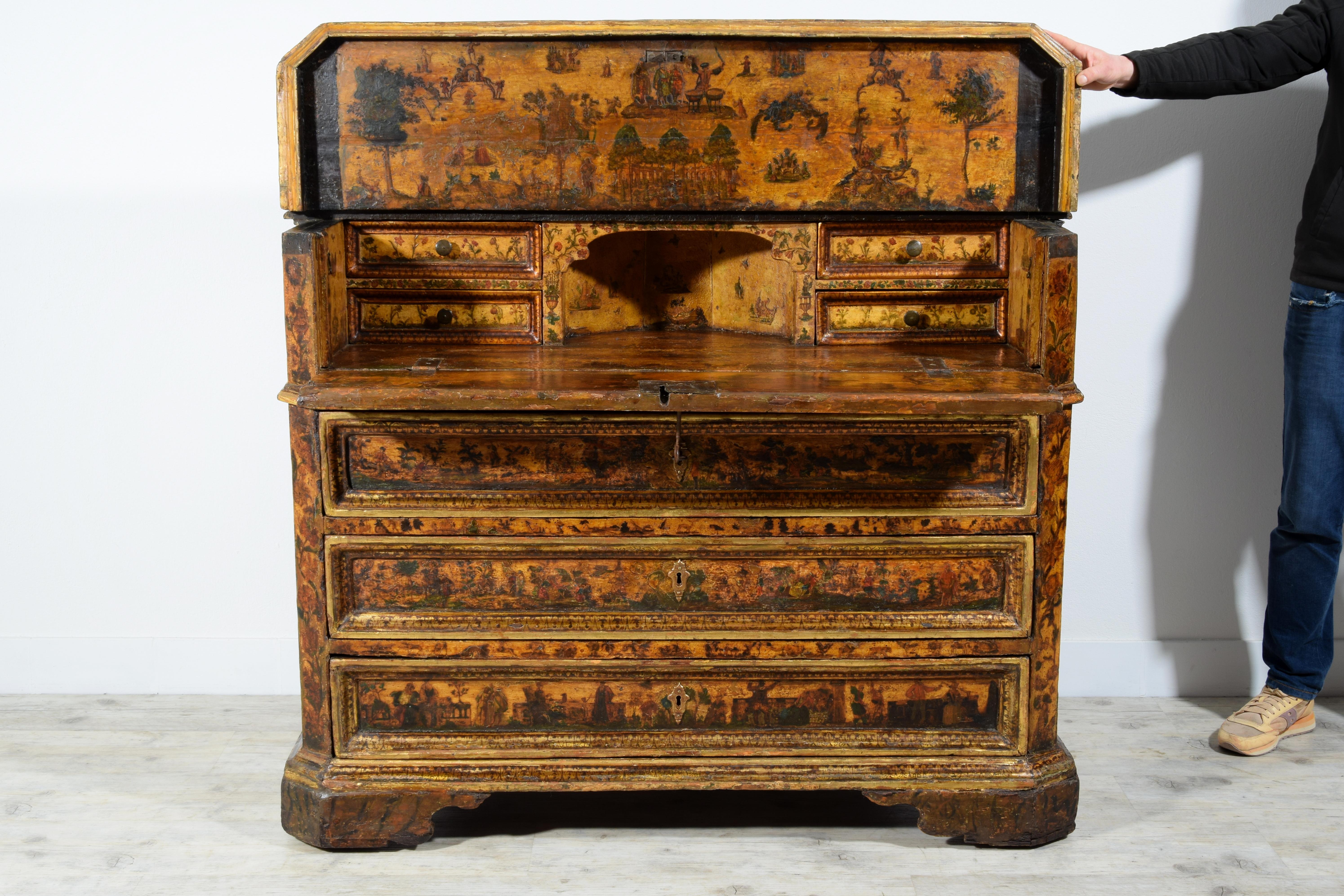 18th Century, Italian Baroque Lacquered Wood Chest of Drawers 5