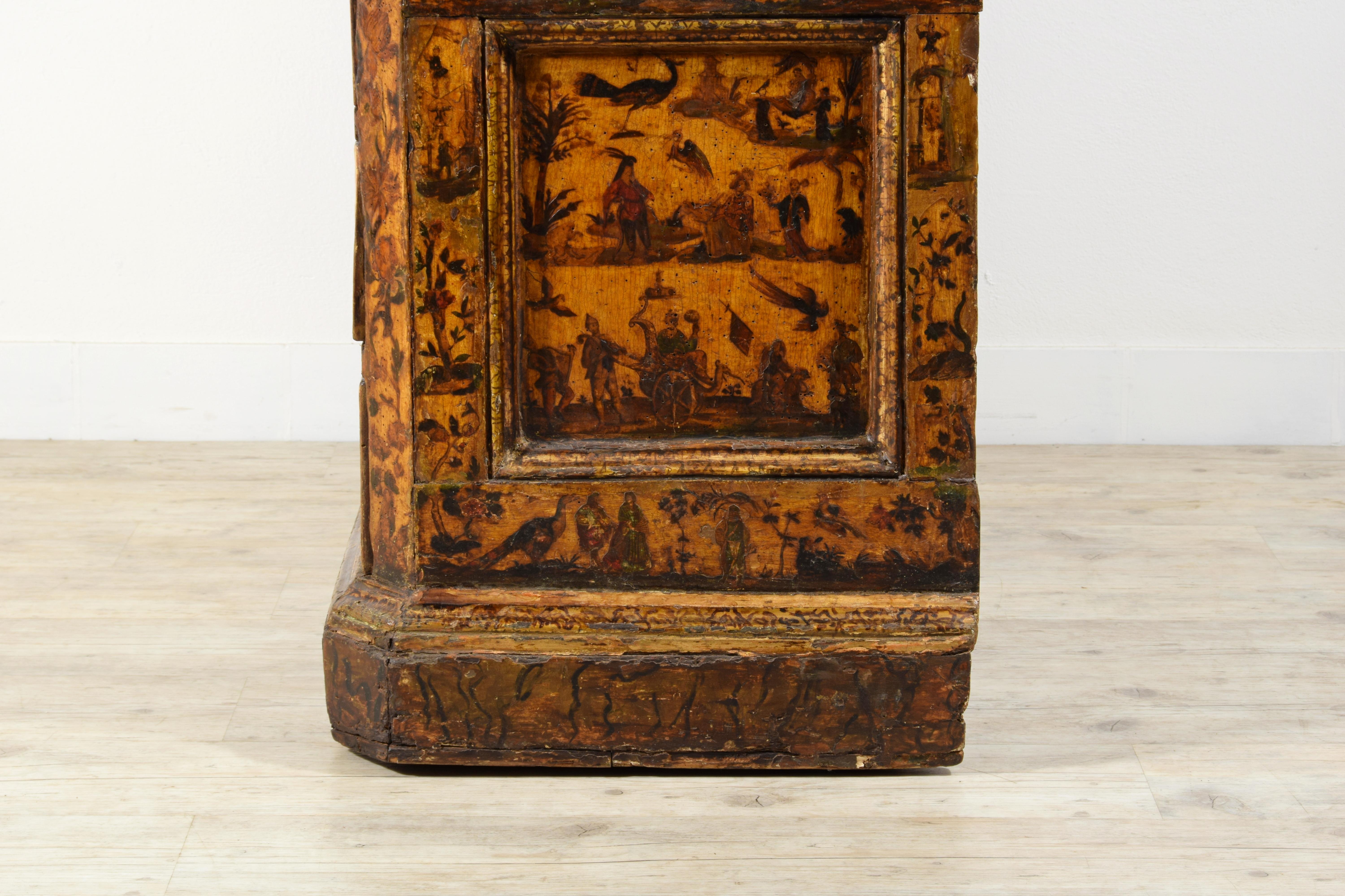 18th Century, Italian Baroque Lacquered Wood Chest of Drawers 7