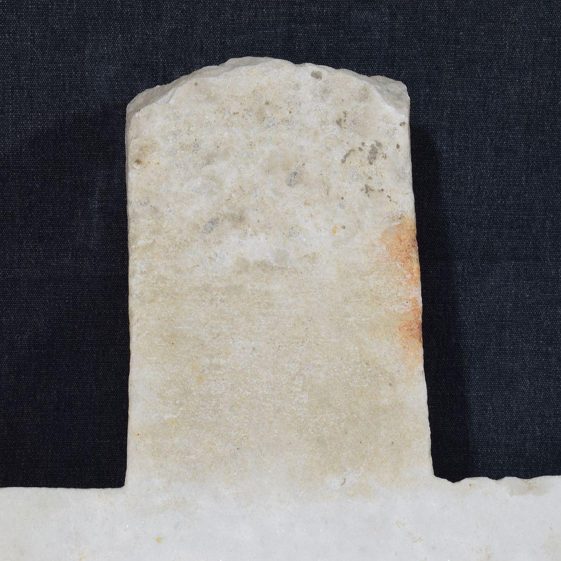 Acquasantiera o acquasantiera in marmo barocca italiana del XVIII secolo in vendita 2