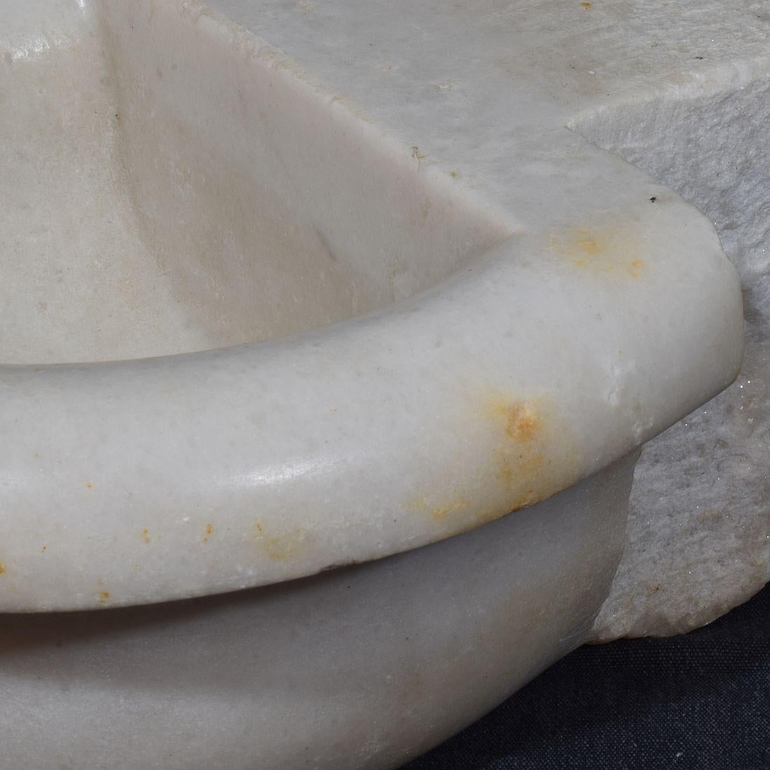 18th Century Italian Baroque Marble Holy Water Font or Stoup For Sale 11