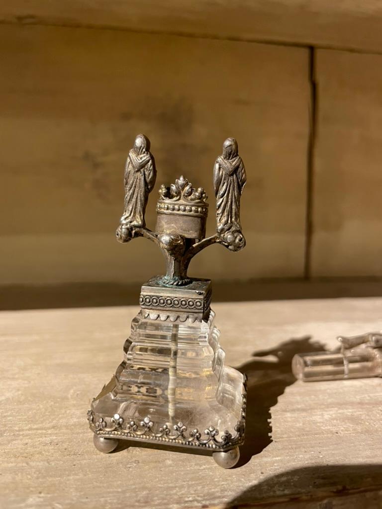 Italienisches Barockkreuzfix aus Silber und Bergkristall aus dem 18. Jahrhundert im Angebot 12