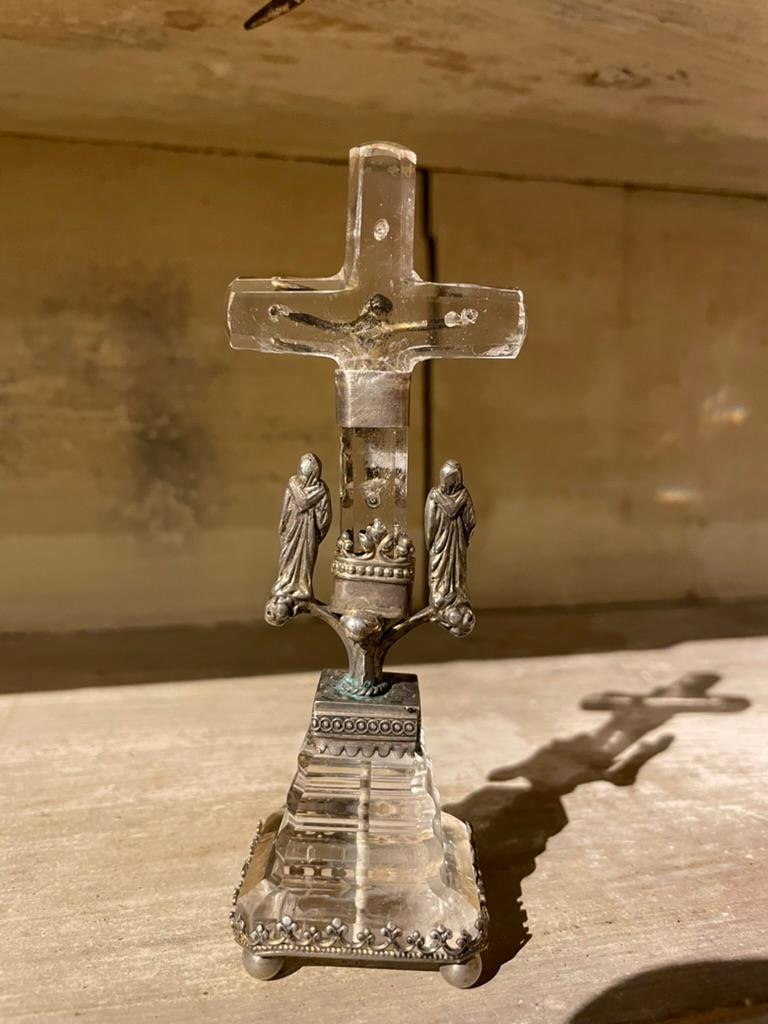 18th Century Italian Baroque Silver and Rock Crystal Crucifix For Sale 1