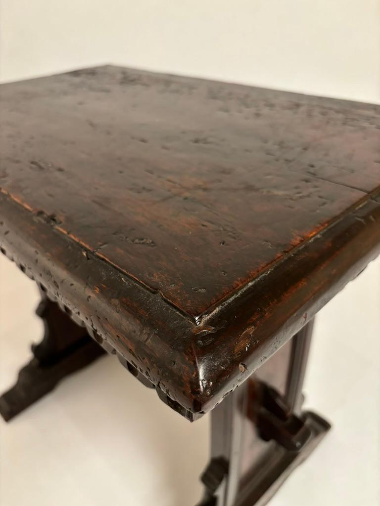 18th Century Italian Baroque Style Walnut Side Table  For Sale 6