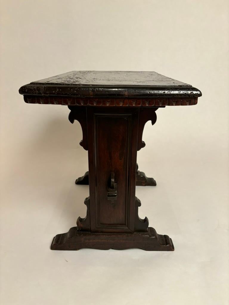 18th Century Italian Baroque Style Walnut Side Table  In Good Condition For Sale In Stamford, CT
