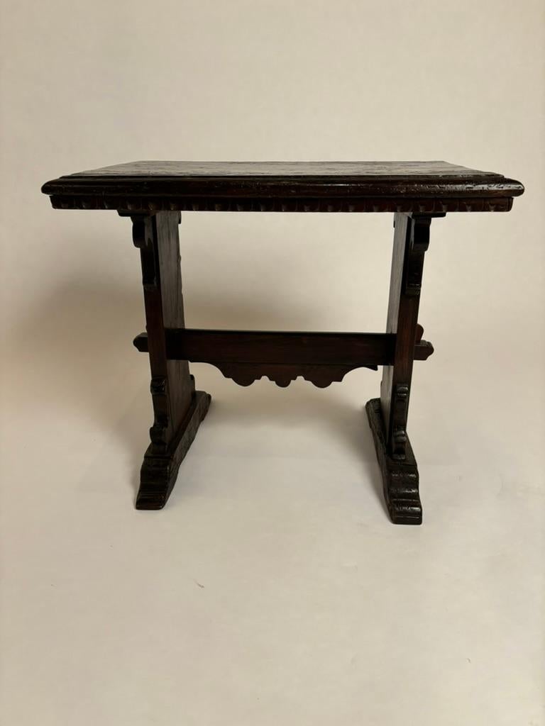 18th Century Italian Baroque Style Walnut Side Table  For Sale 5