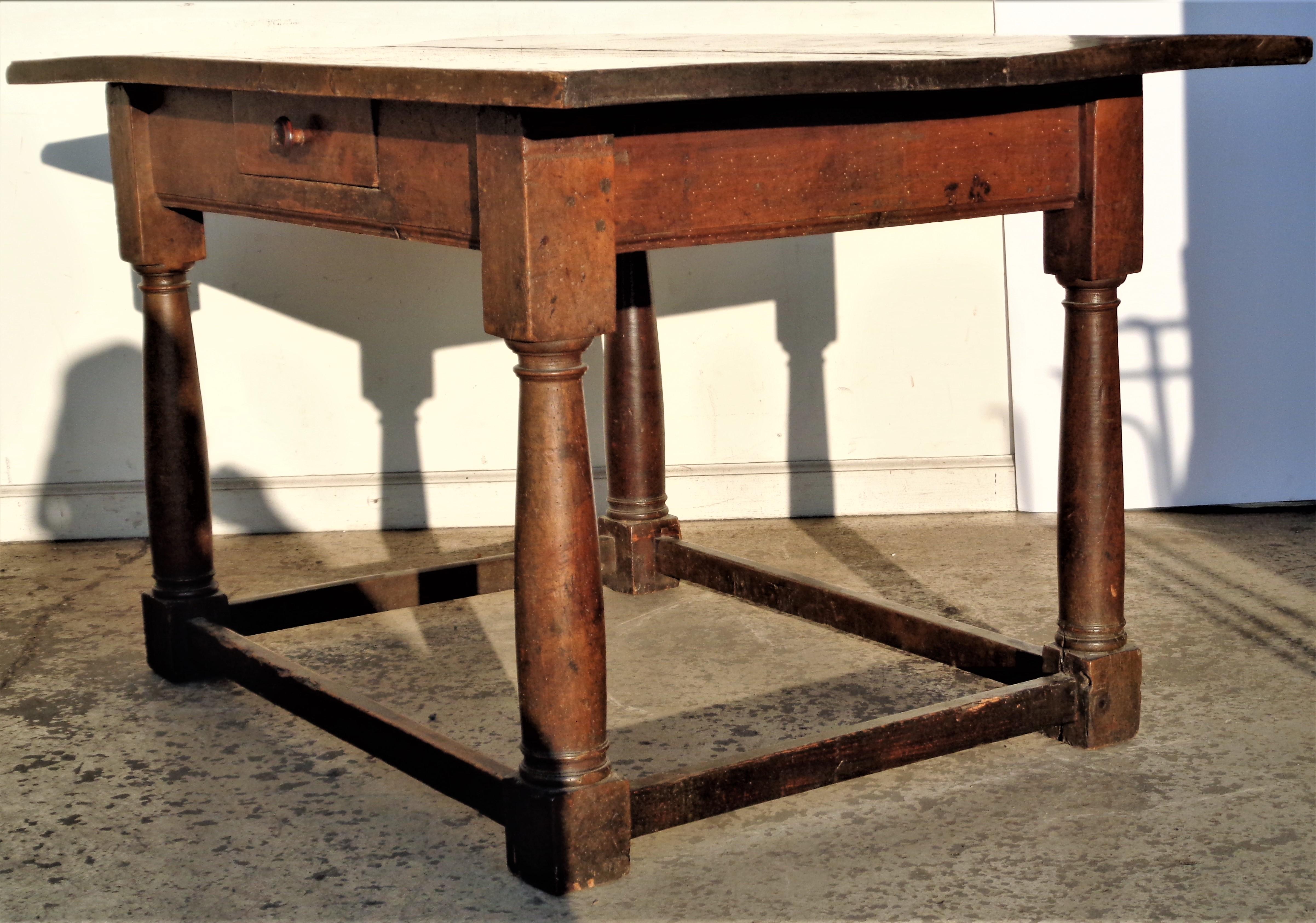18th Century Italian Baroque Walnut Table For Sale 15