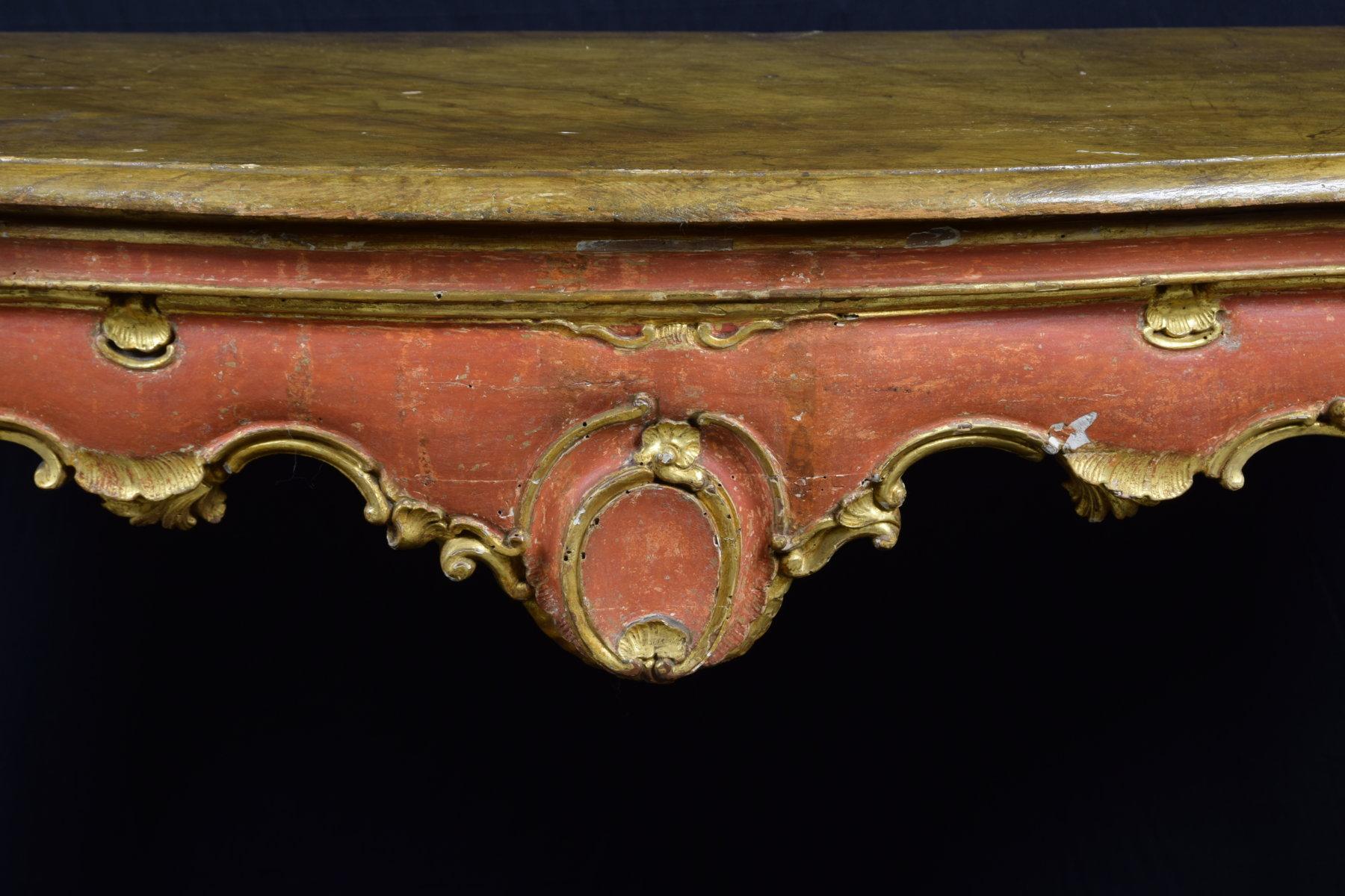 xVIIIe siècle:: baroque italien Consolle en bois laqué en vente 12