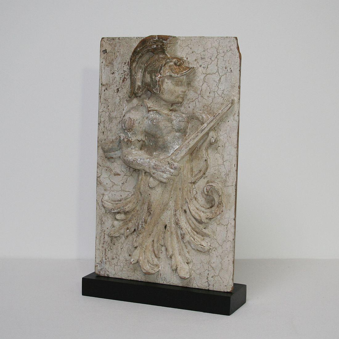 18th Century Italian Baroque Wooden Panel with Warrior In Good Condition In Buisson, FR