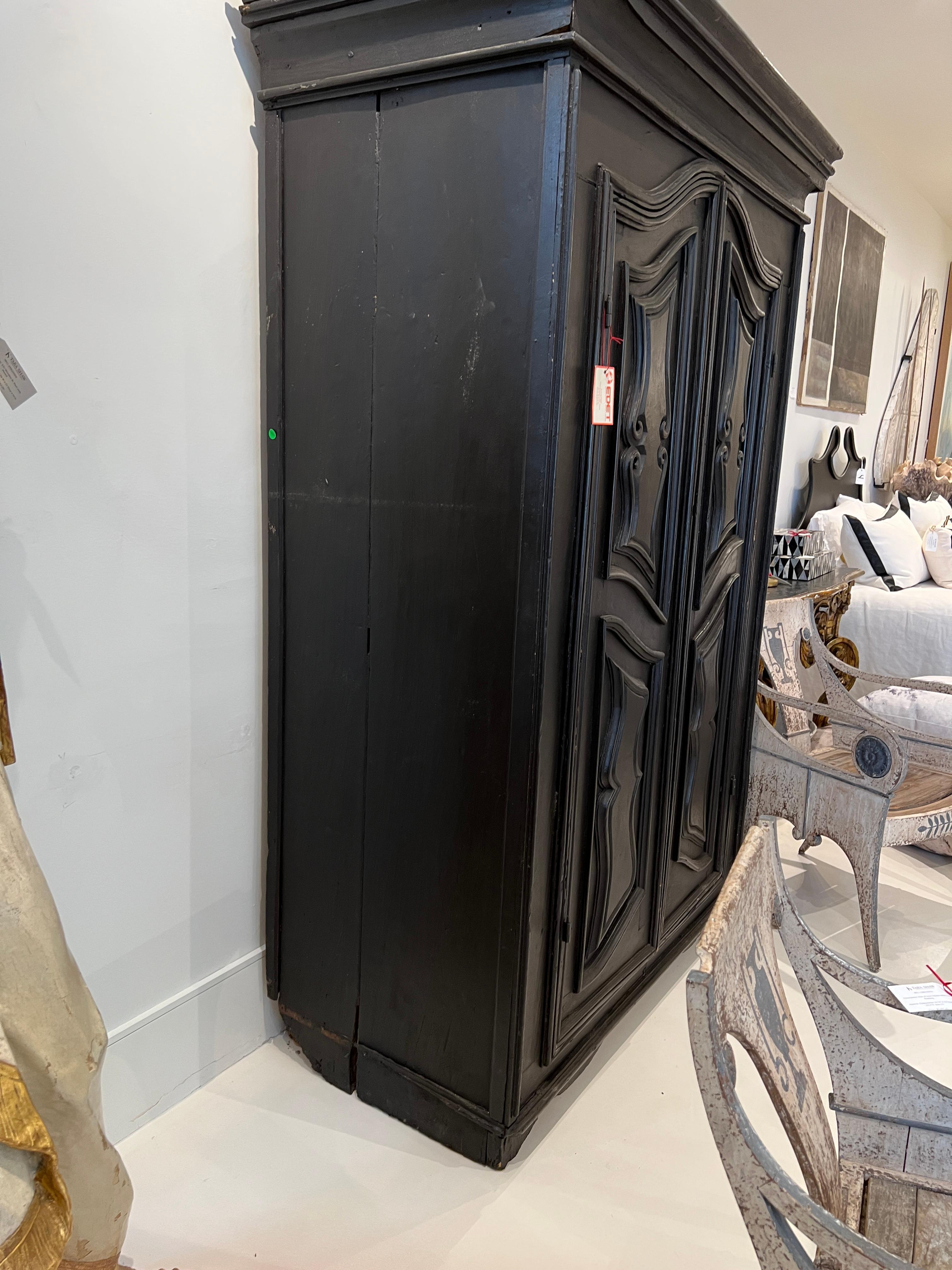 18th Century Italian Black Armoire For Sale 2