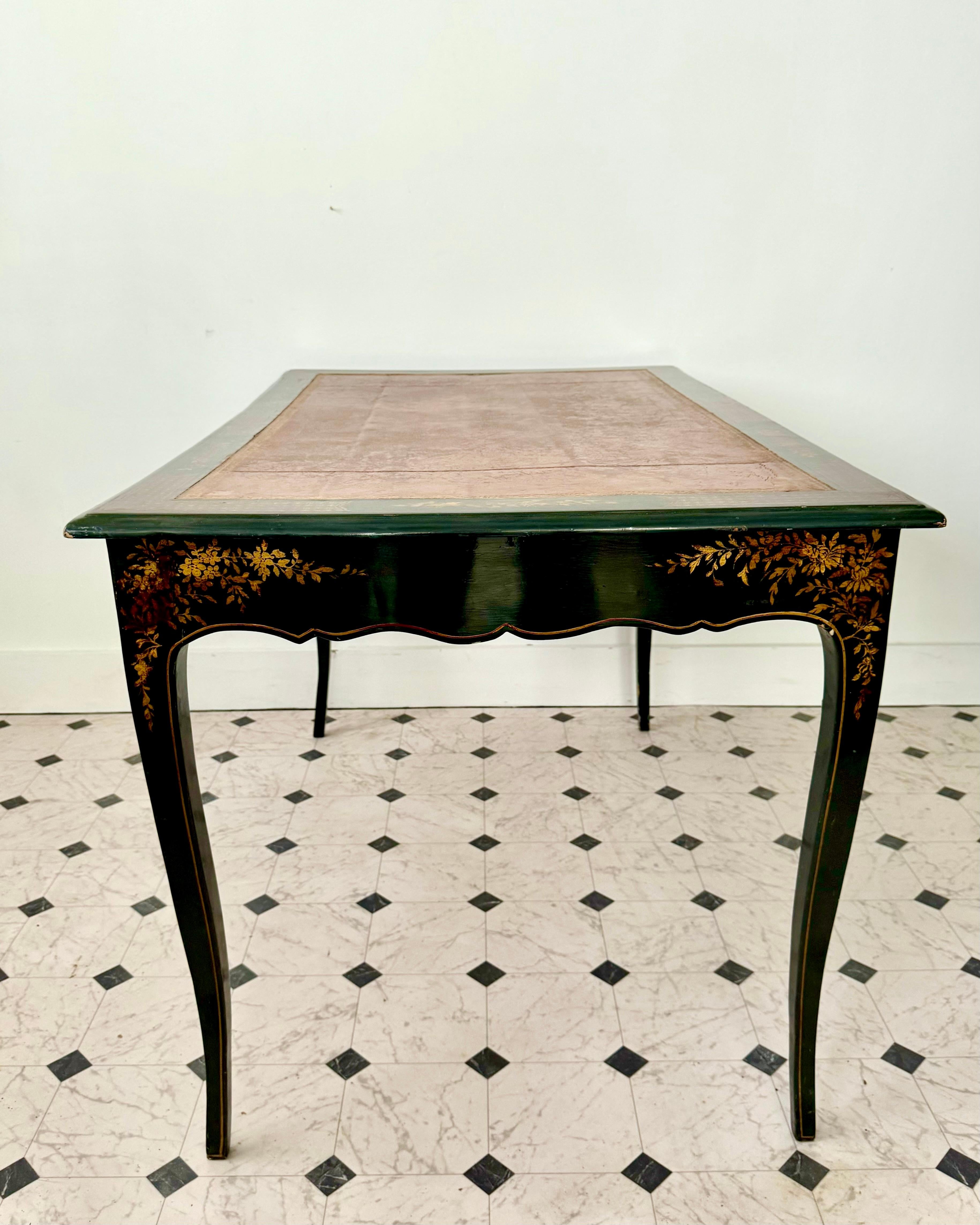 18th Century Italian Black Lacquer Desk With Chinoiserie Decor In Good Condition In Charleston, SC