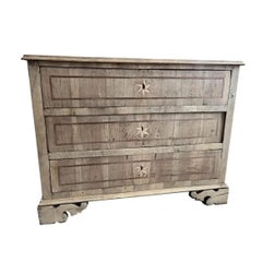 18th Century Italian Bleached Walnut Chest of Drawers / Canterano