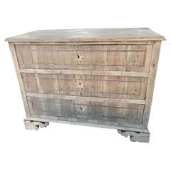 18th Century Italian Bleached Walnut Chest of Drawers / Canterano