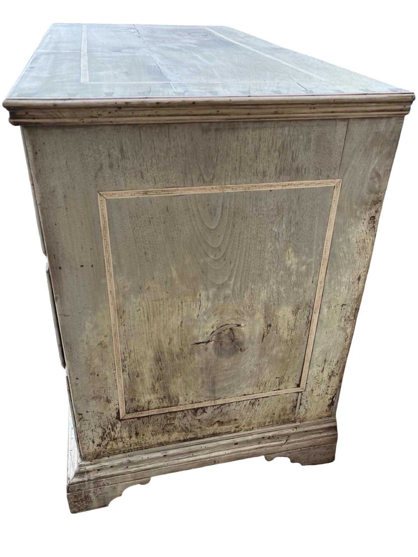 18th Century Italian Bleached Walnut Chest Of Drawers With Inlay For Sale 4