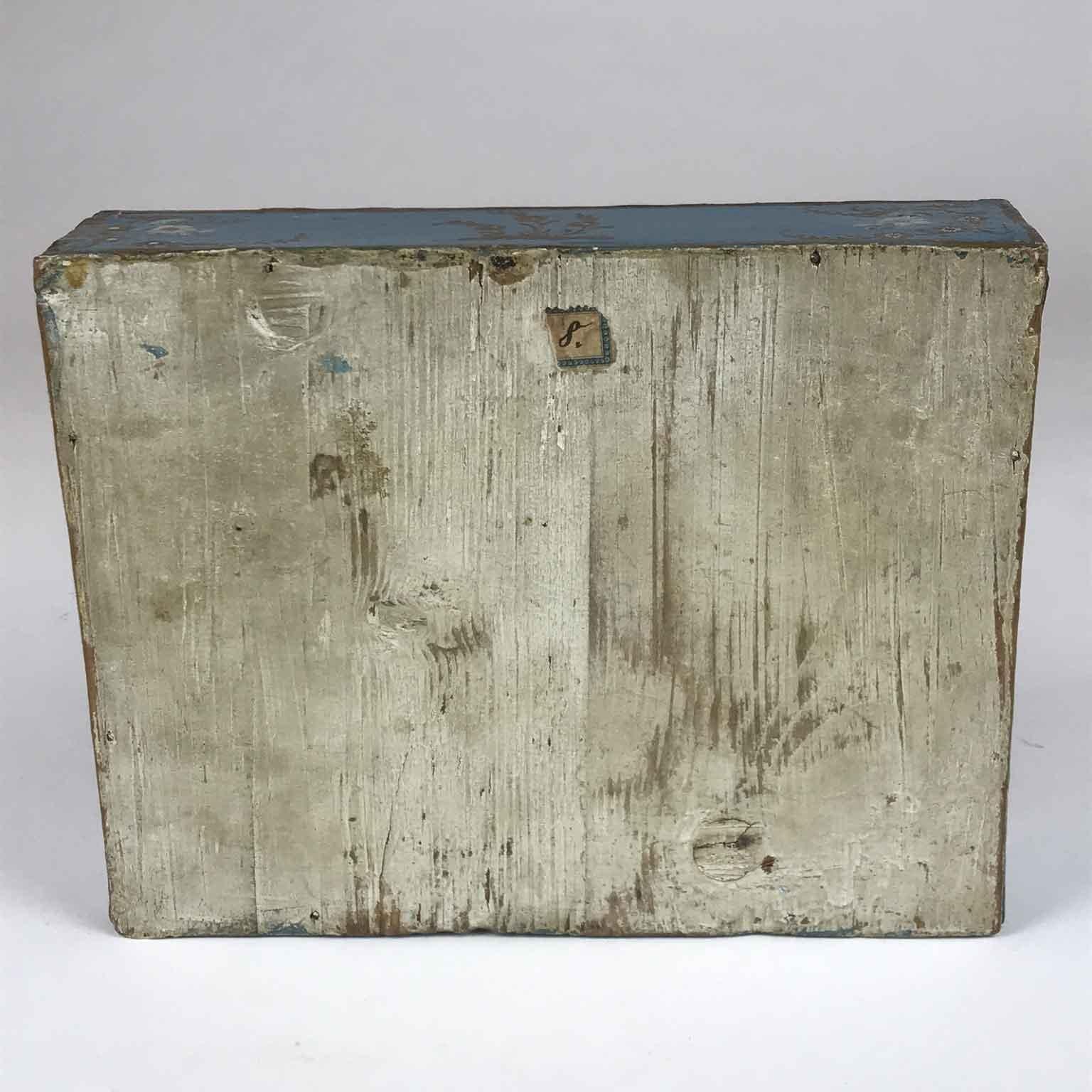 18th Century Italian Blue Decorative Box with Cupid and Flower Decoration For Sale 9