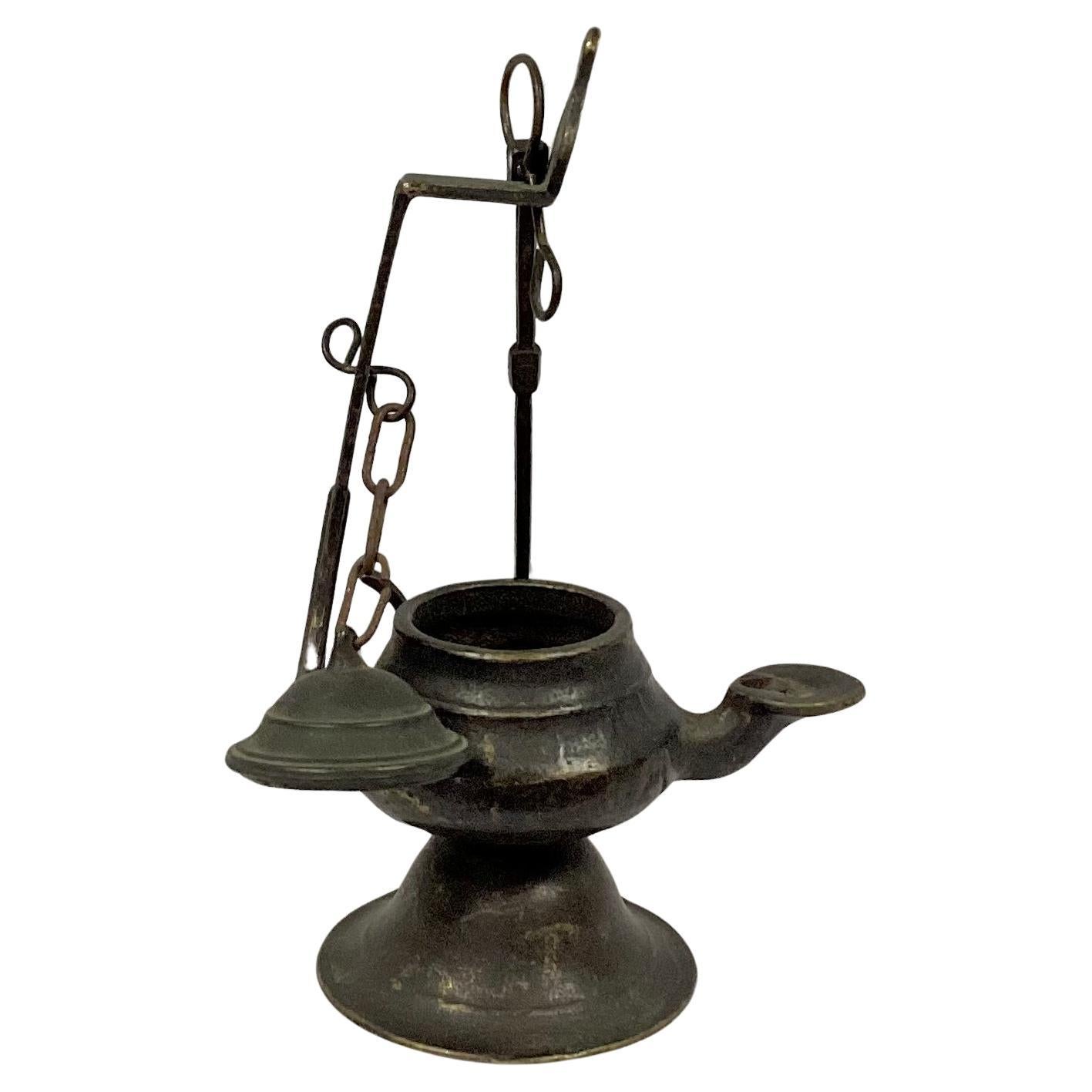 Grand Tour Lampe à huile suspendue en bronze italien du 18e siècle en vente