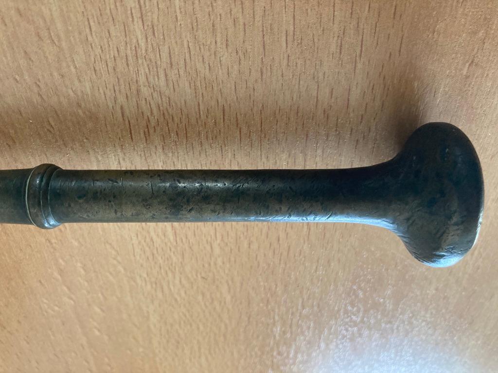 Pestle italien du 18ème siècle pour un monument funéraire, 9 pouces de long en vente 3