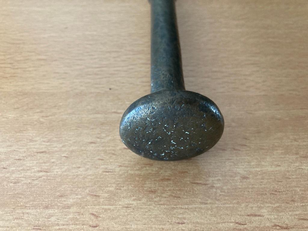 XVIIIe siècle et antérieur Pestle italien du 18ème siècle pour un monument funéraire, 9 pouces de long en vente