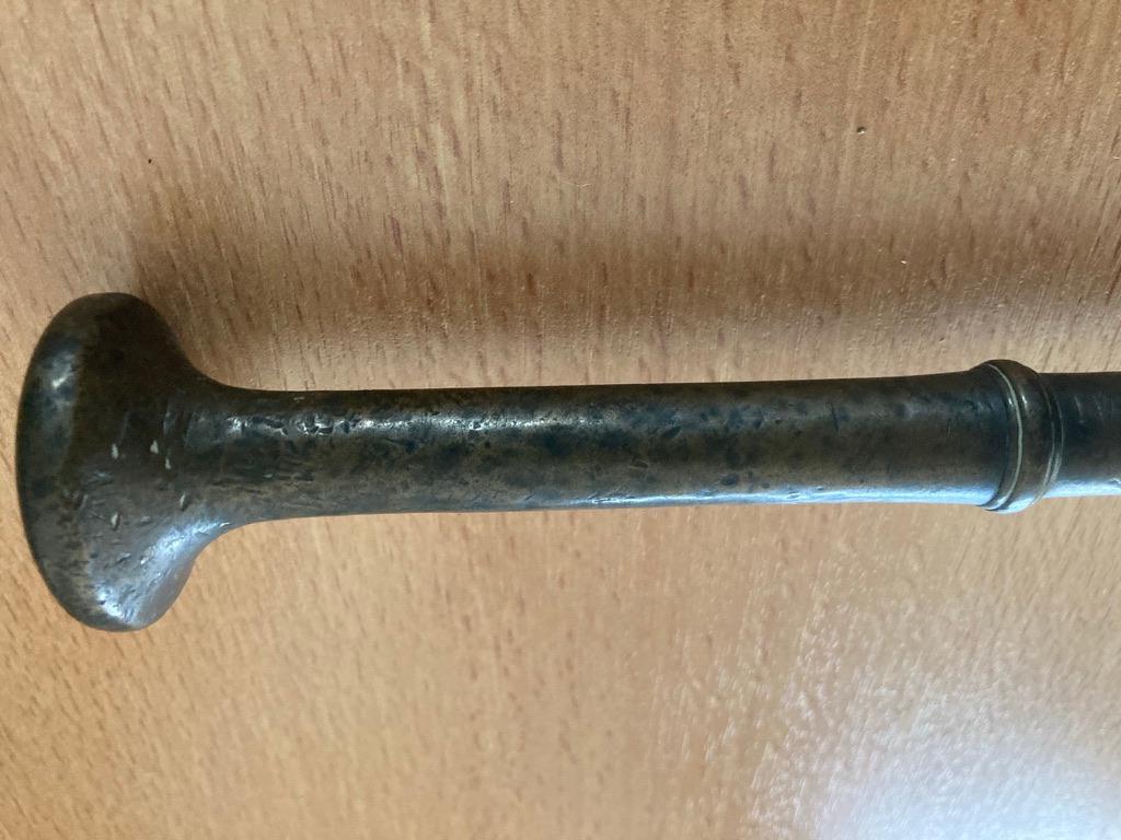 Pestle italien du 18ème siècle pour un monument funéraire, 9 pouces de long en vente 2