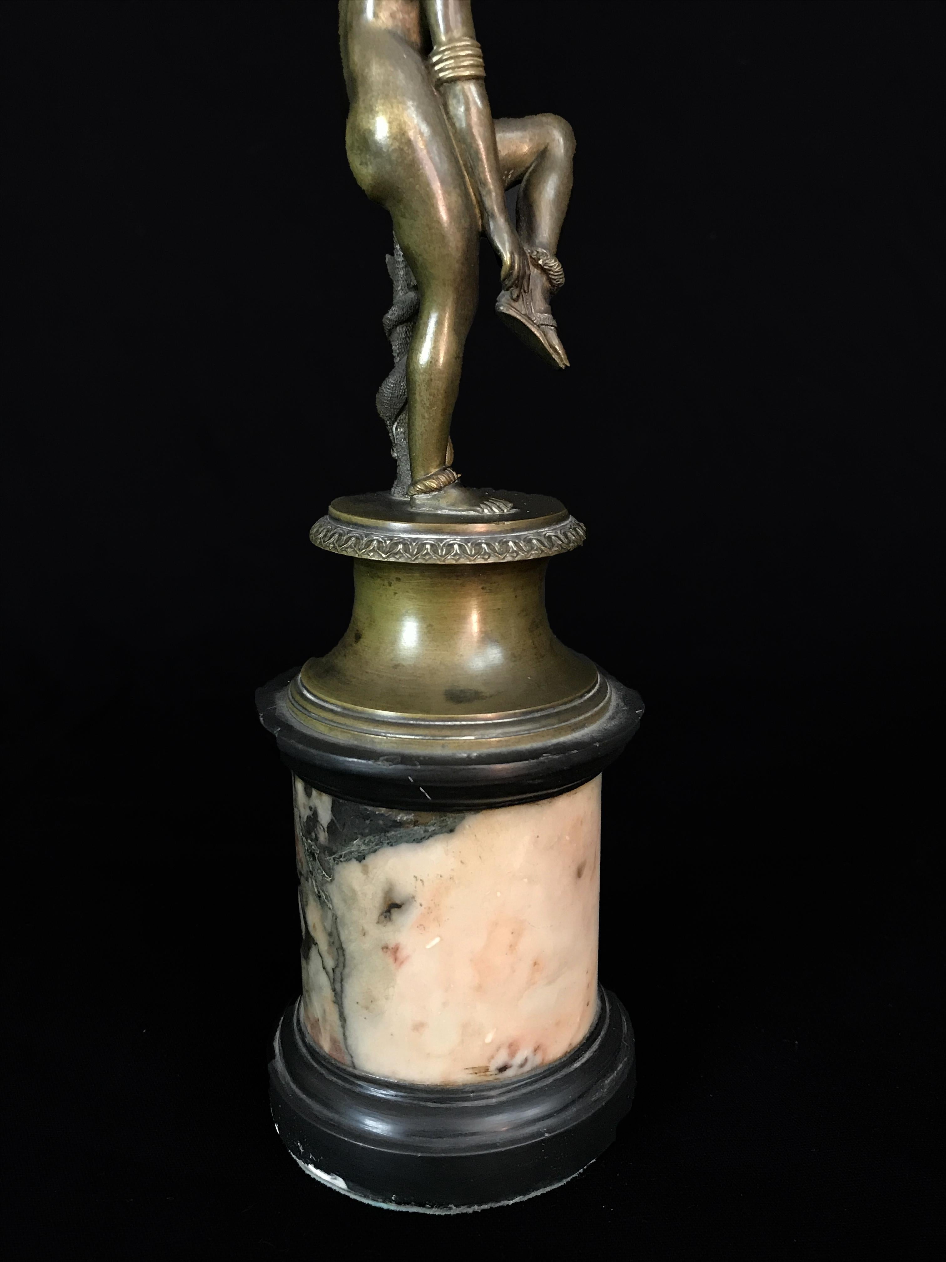 18th Century, Italian Bronze Sculpture with Venus Removing Her Sandal For Sale 7