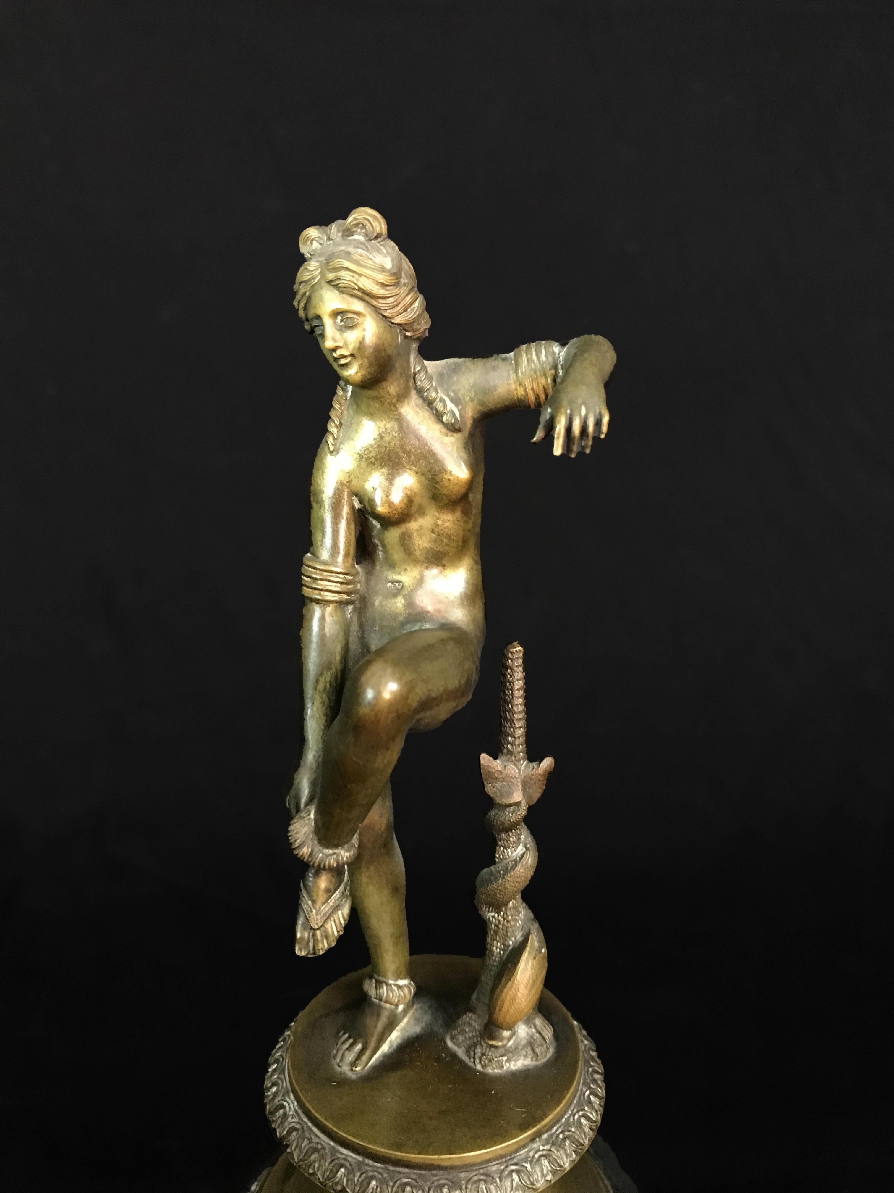 18th Century, Italian Bronze Sculpture with Venus Removing Her Sandal For Sale 1
