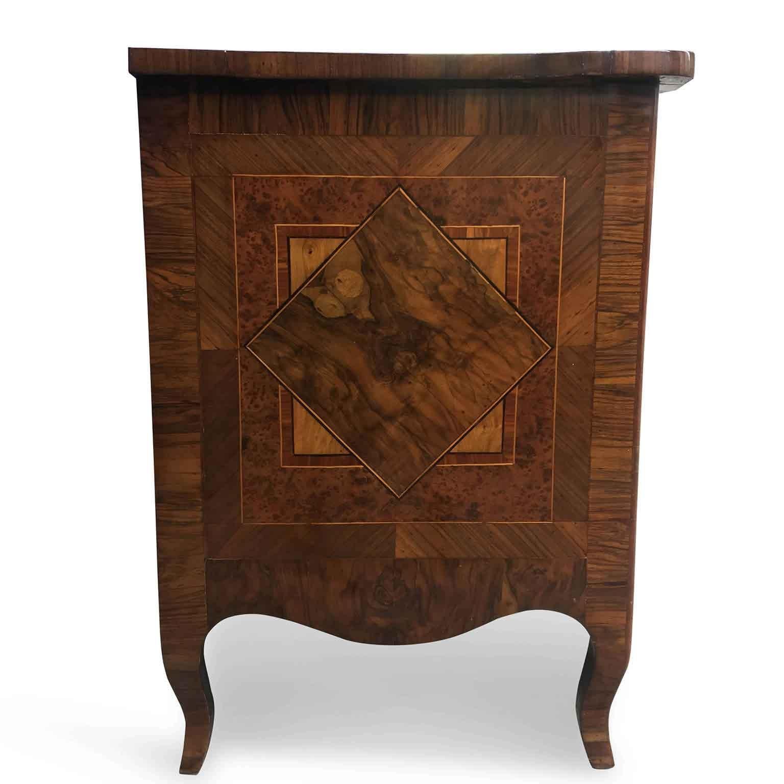 18th Century Italian Burl Marquetry Commode Bolognese Louis XV Chest of Drawers For Sale 2