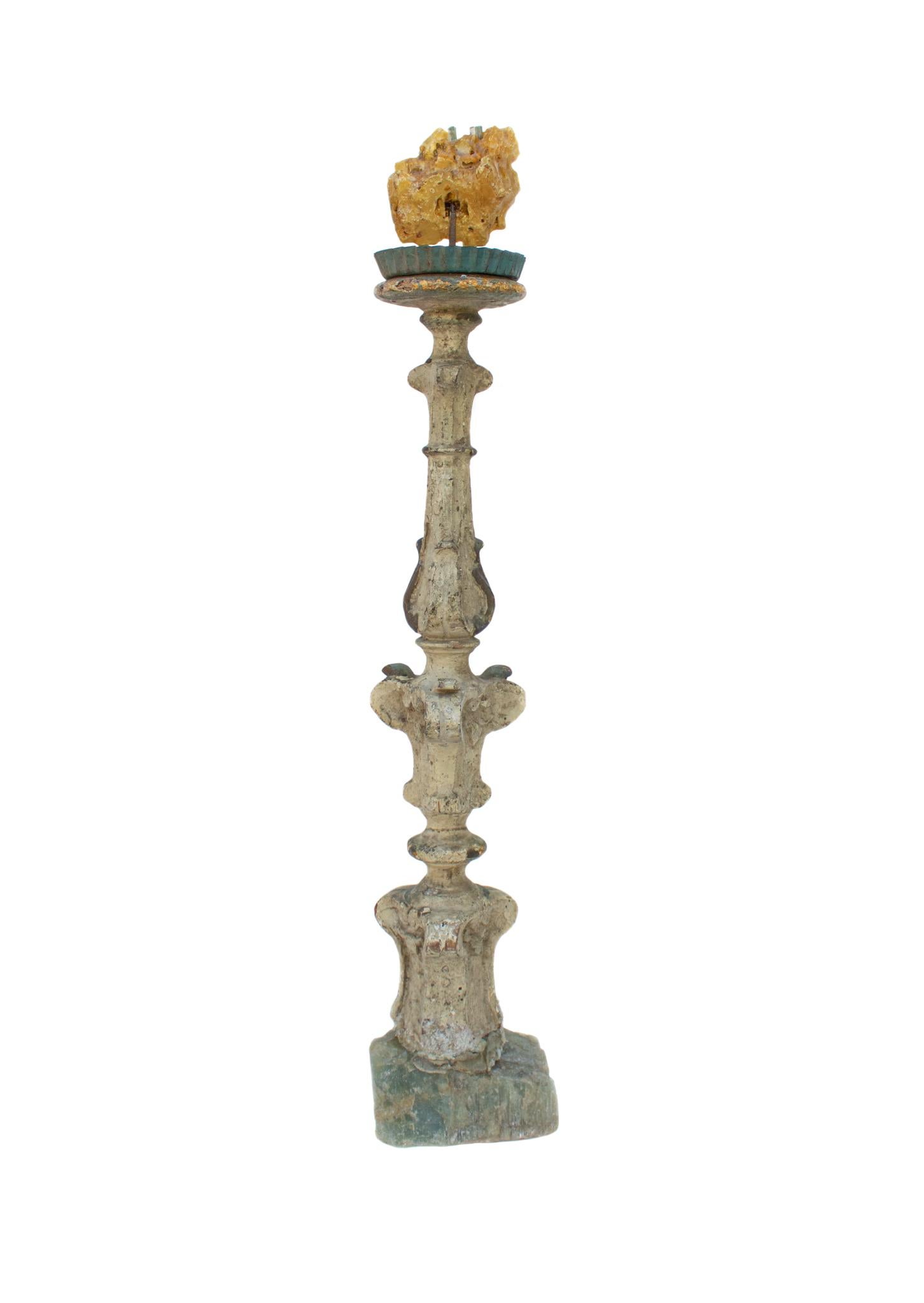 Sculpté à la main Chandelier italien du 18ème siècle avec aigue-marine et ambre sur base d'aigue-marine en vente