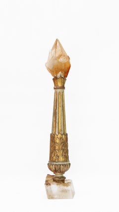 Italienischer Kerzenleuchter des 18. Jahrhunderts mit goldener Calcit-Spitze auf optischem Calcit