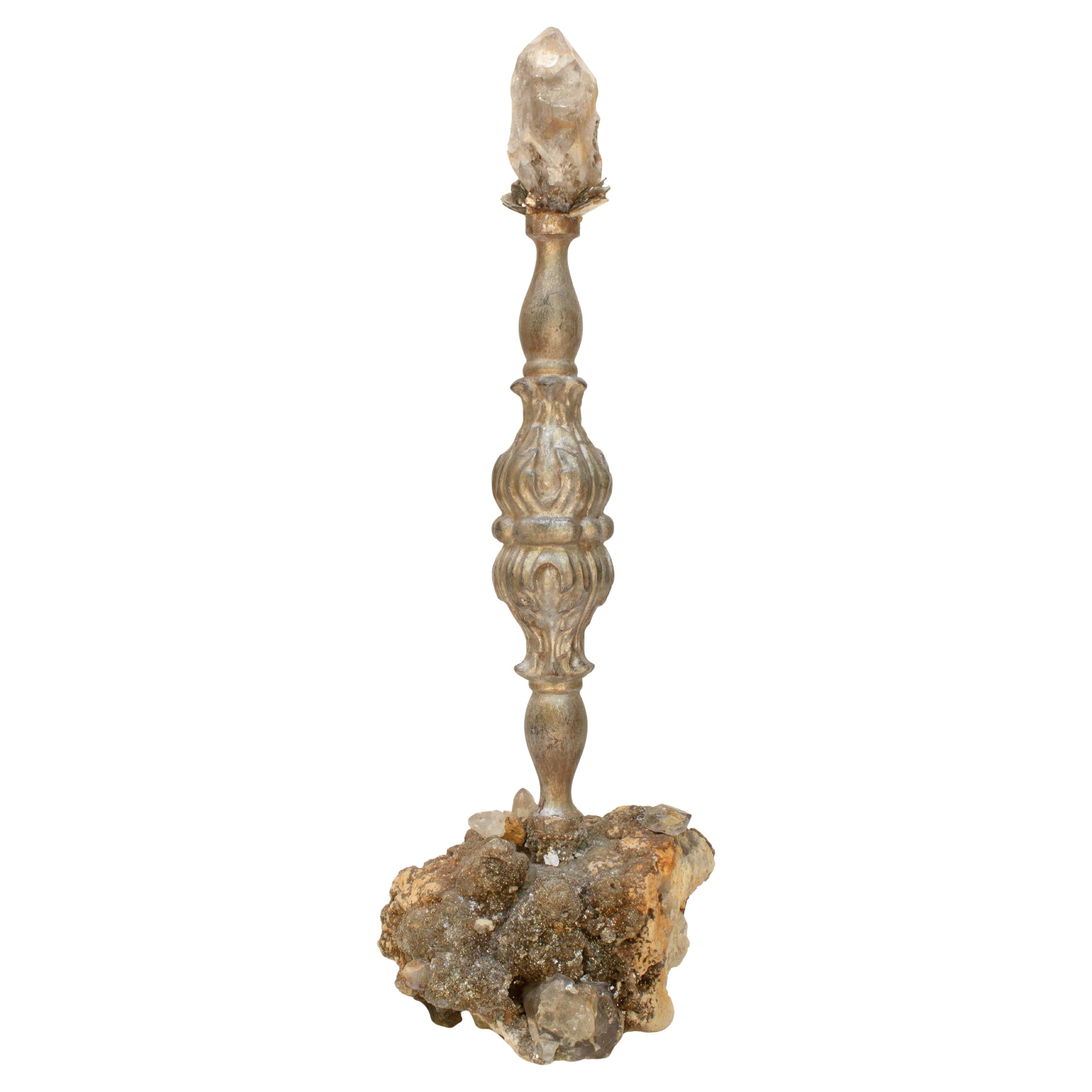 Candelero italiano del siglo XVIII con diamante Herkimer sobre mica y calcita