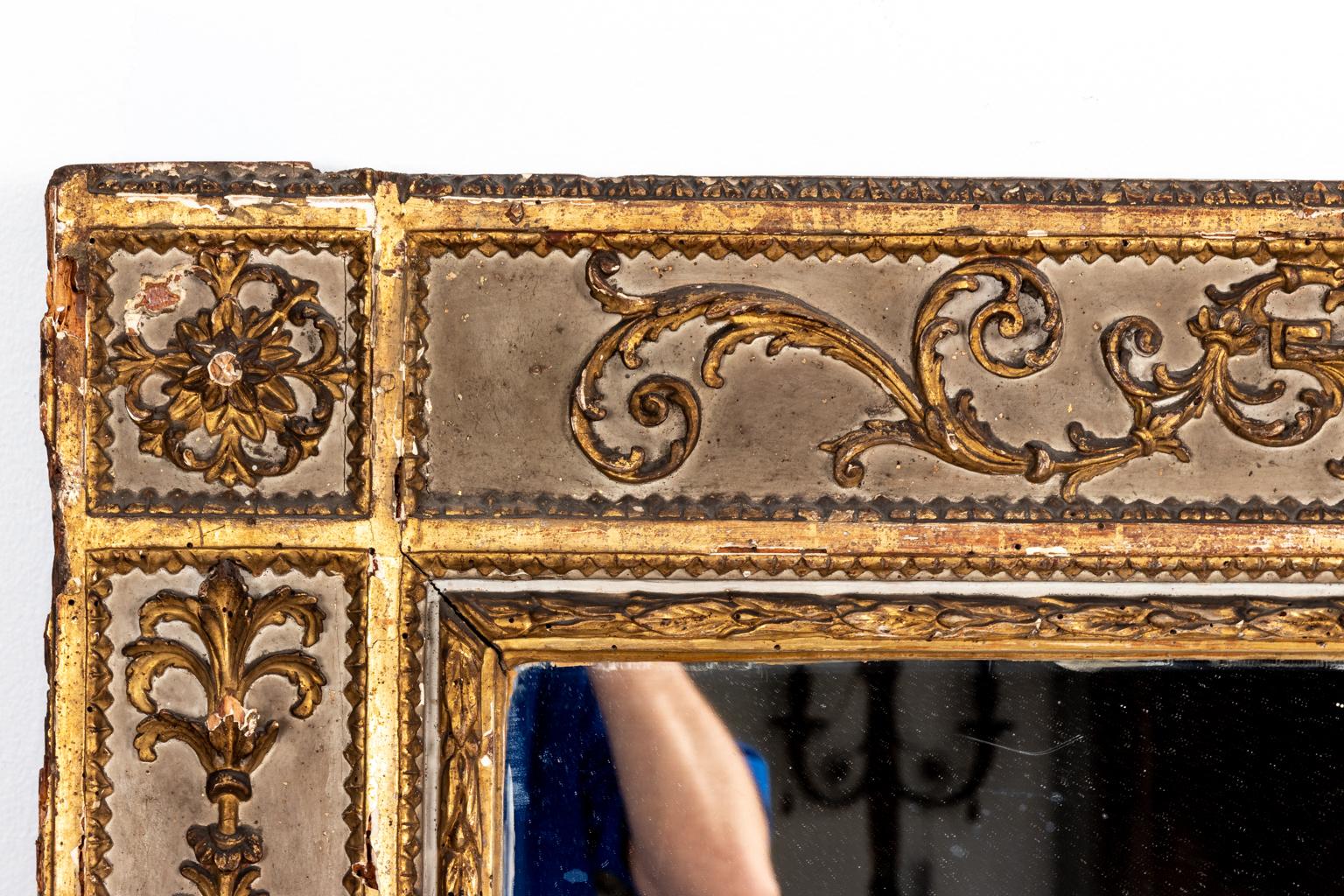 Baroque 18th Century Italian Carved and Gilded Mirror For Sale