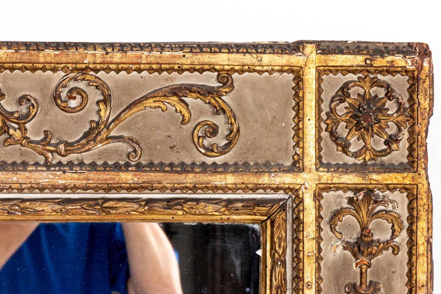 18th Century and Earlier 18th Century Italian Carved and Gilded Mirror For Sale