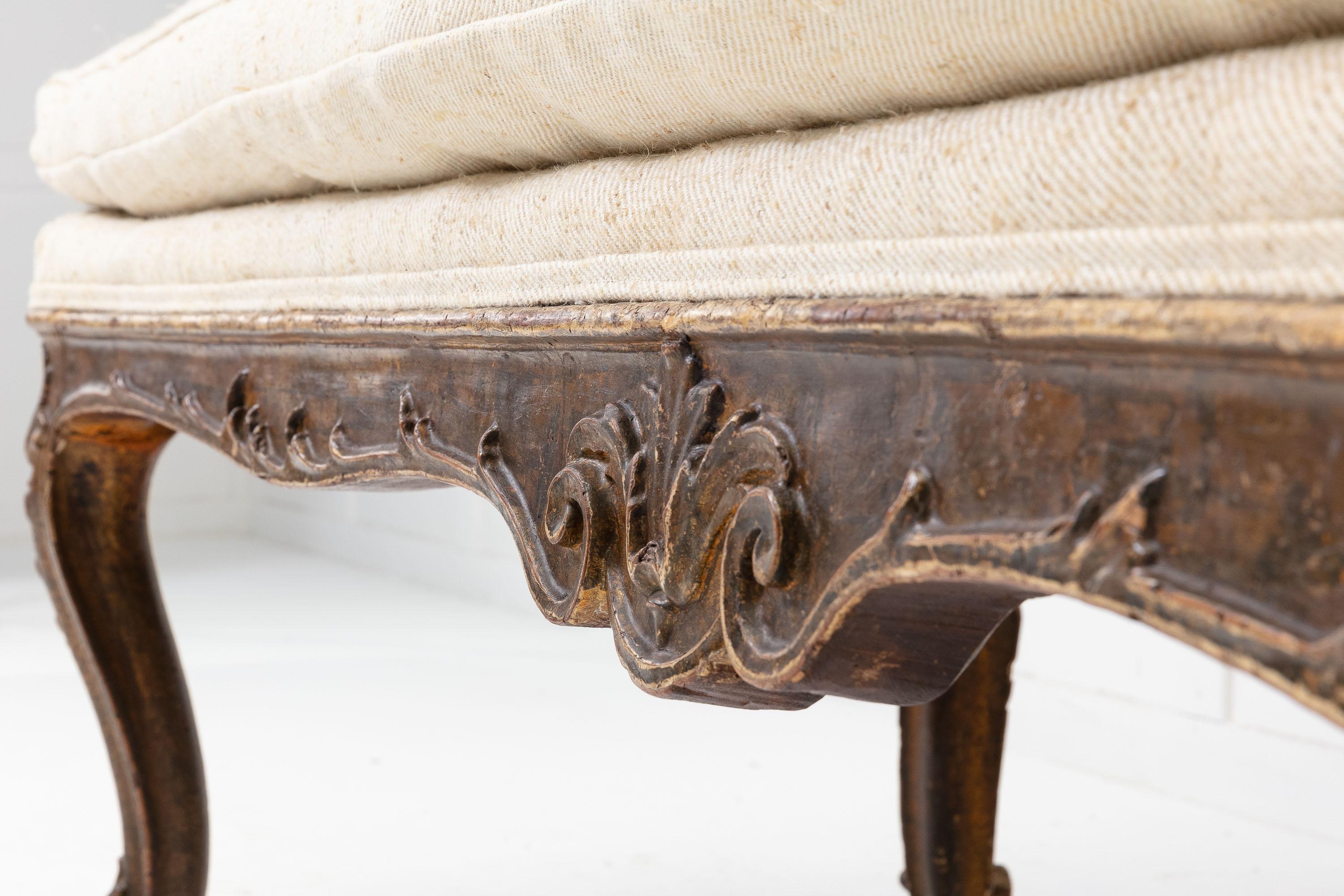 Upholstery 18th Century Italian Carved and Gilded Sofa For Sale