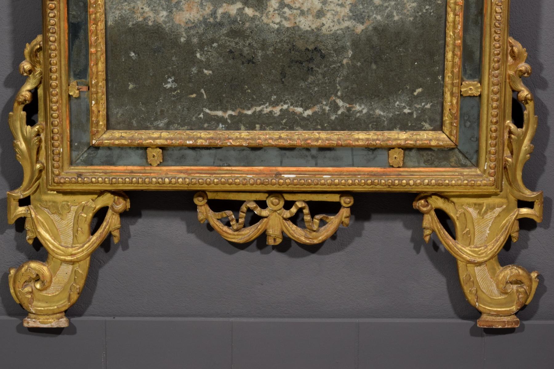 18th Century, Italian Carved and Giltwood Mirror 9