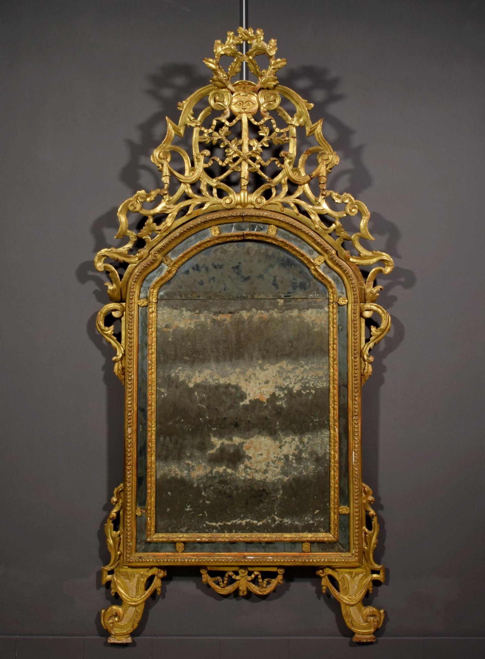 18th Century, Italian Carved and Giltwood Mirror 3