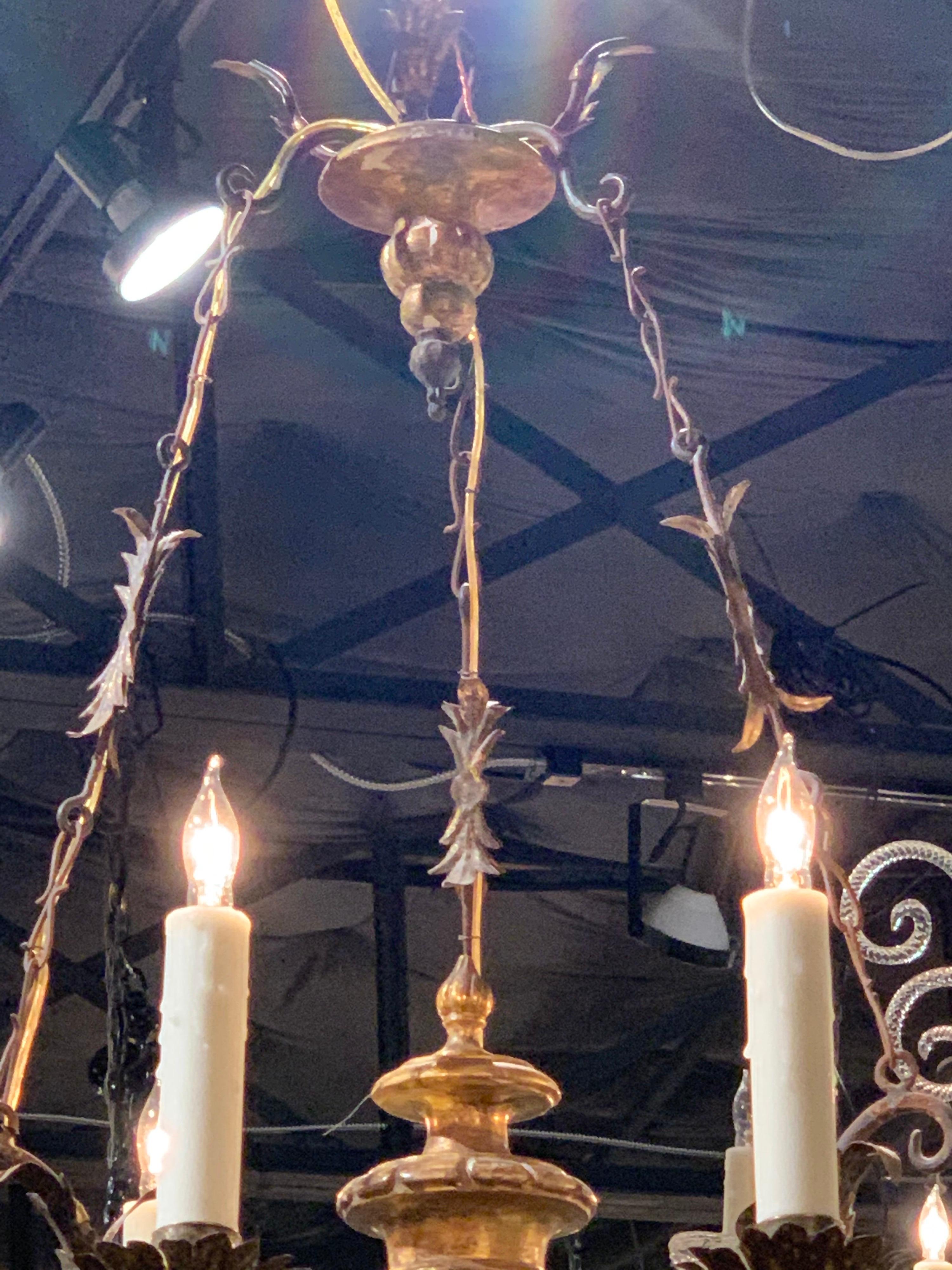 18th Century and Earlier 18th Century Italian Carved and Giltwood 6-Light Chandelier