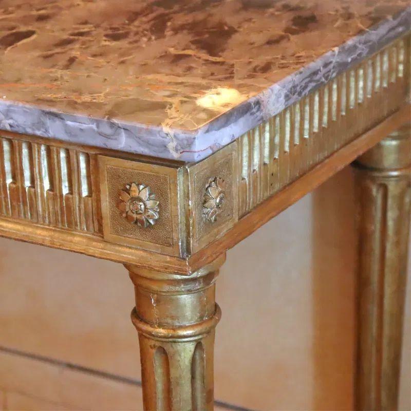 Italienische Konsole mit Schnitzereien und Giltwood aus dem 18. im Zustand „Gut“ im Angebot in Dallas, TX