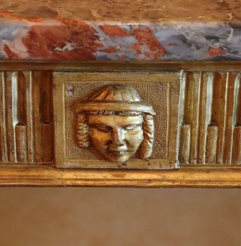 Italienische Konsole mit Schnitzereien und Giltwood aus dem 18. (18. Jahrhundert und früher) im Angebot