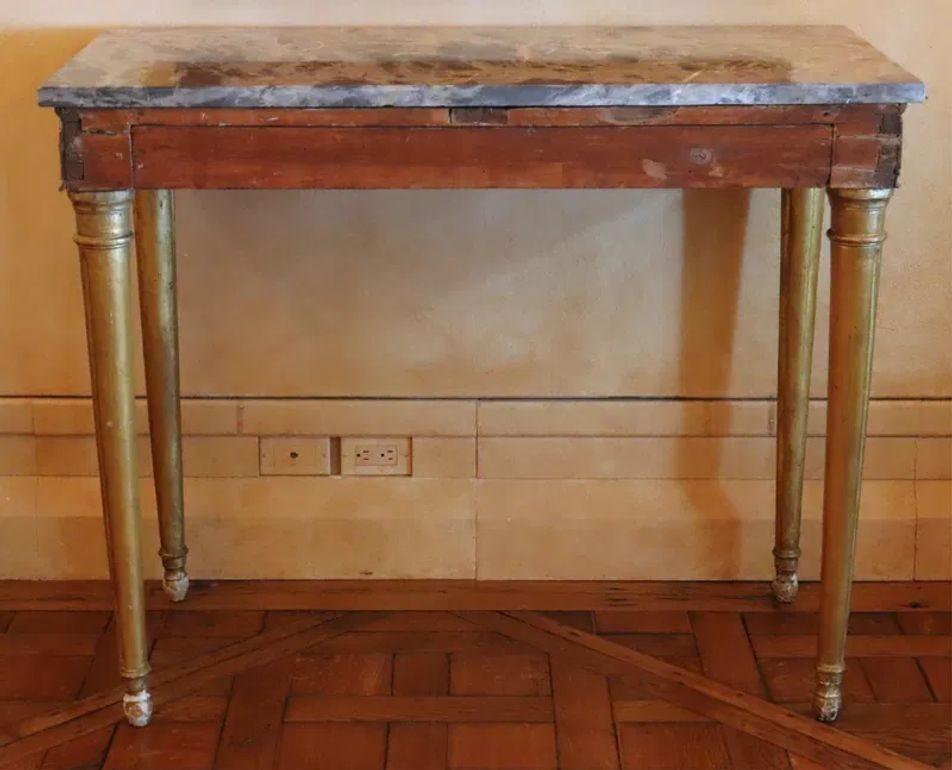 Italienische Konsole mit Schnitzereien und Giltwood aus dem 18. im Angebot 1