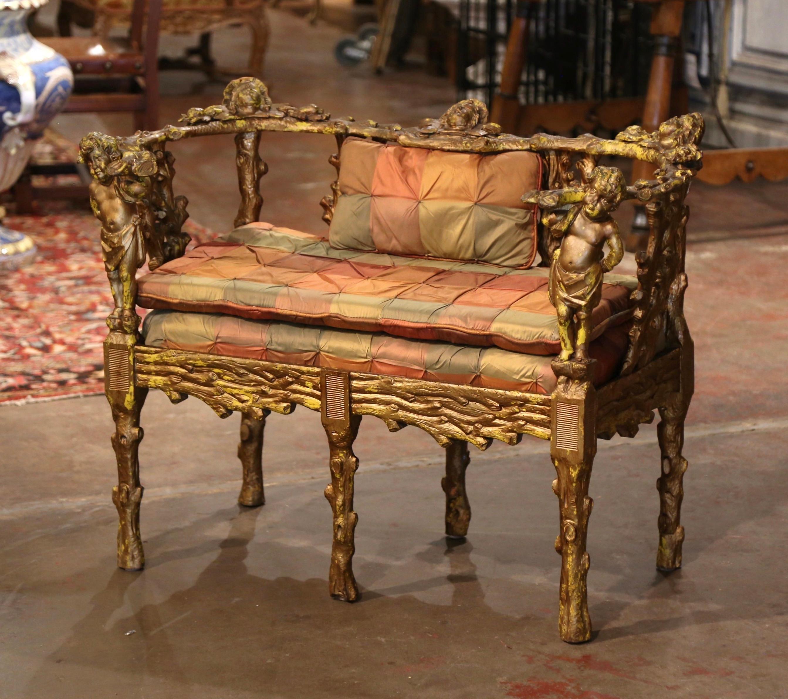 18th Century Italian Carved and Painted Grotto Settee with Silk Cushion & Pillow In Good Condition In Dallas, TX