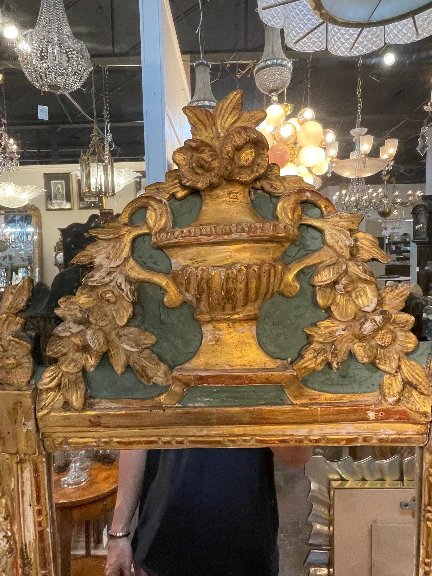 18th Century Italian Carved and Parcel Gilt Mirror In Good Condition For Sale In Dallas, TX