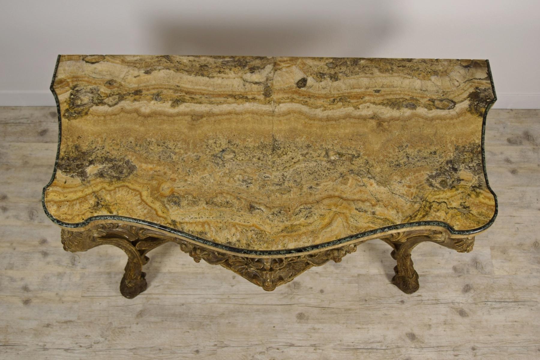 18. Jahrhundert, Italienische Konsole aus geschnitztem und versilbertem Holz im Angebot 10