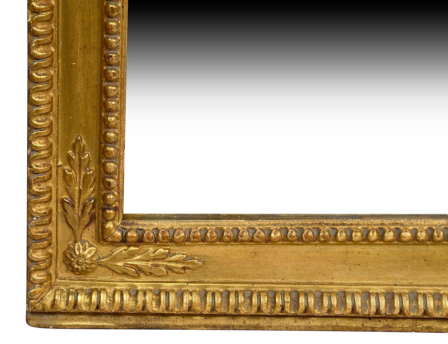 18th Century Italian carved gilt wood Neoclassical wall mirror. For Sale 3