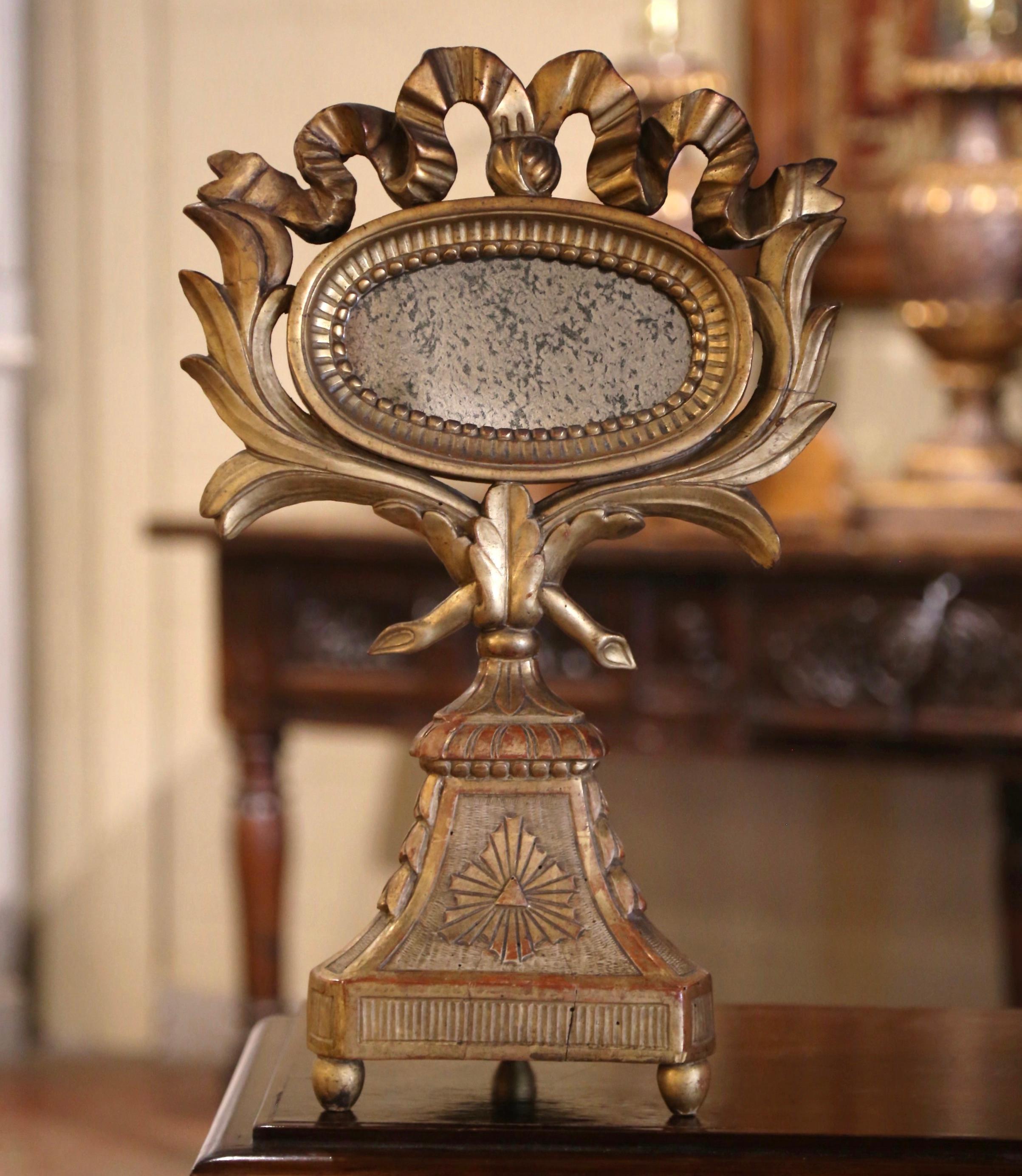 18. Jahrhundert Italienisch geschnitzt vergoldet Holz Reliquienspiegel mit Quecksilber Glas (Louis XVI.) im Angebot
