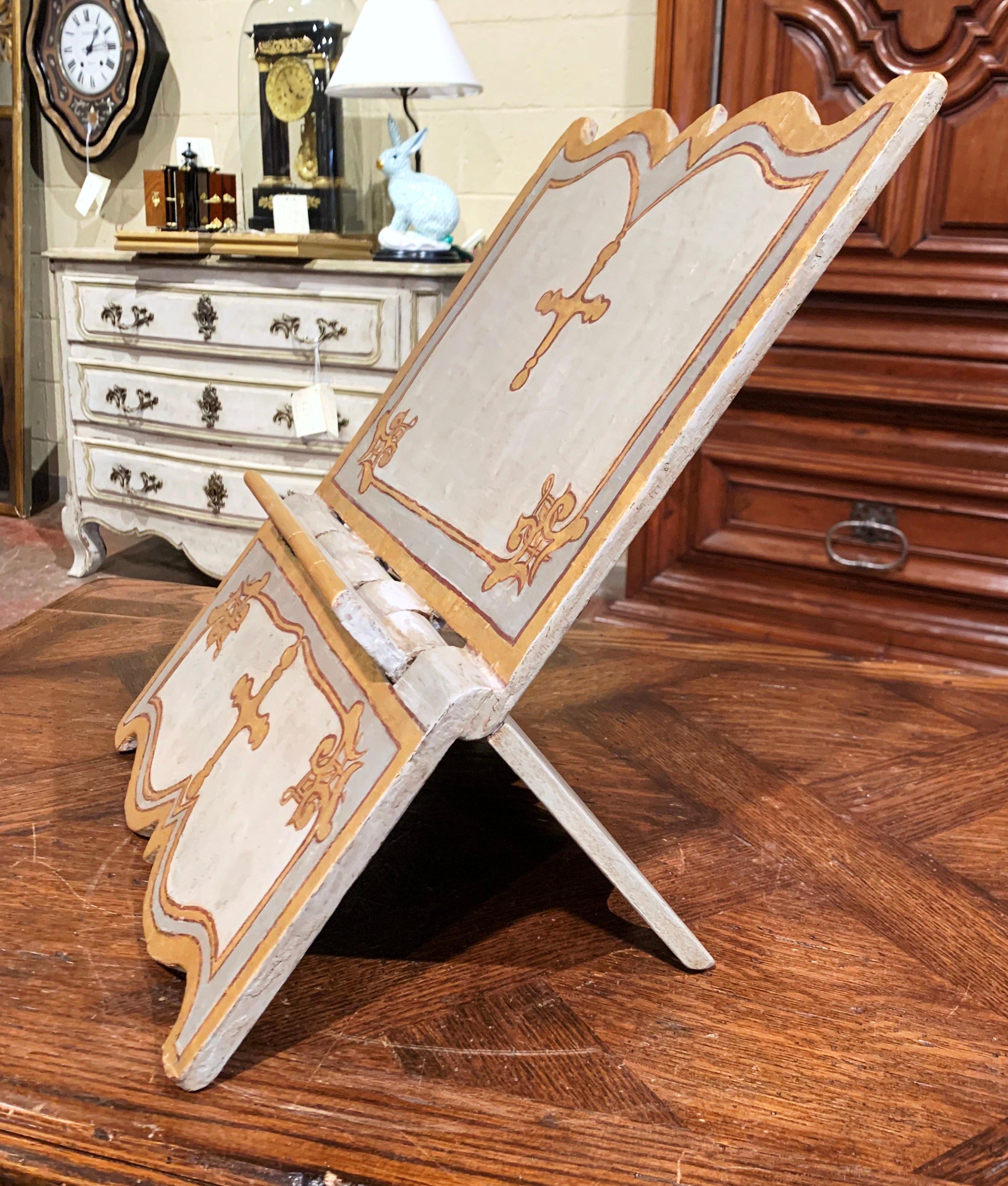 18th Century Italian Carved Giltwood and Painted Holy Bible Folding Book Stand In Excellent Condition In Dallas, TX